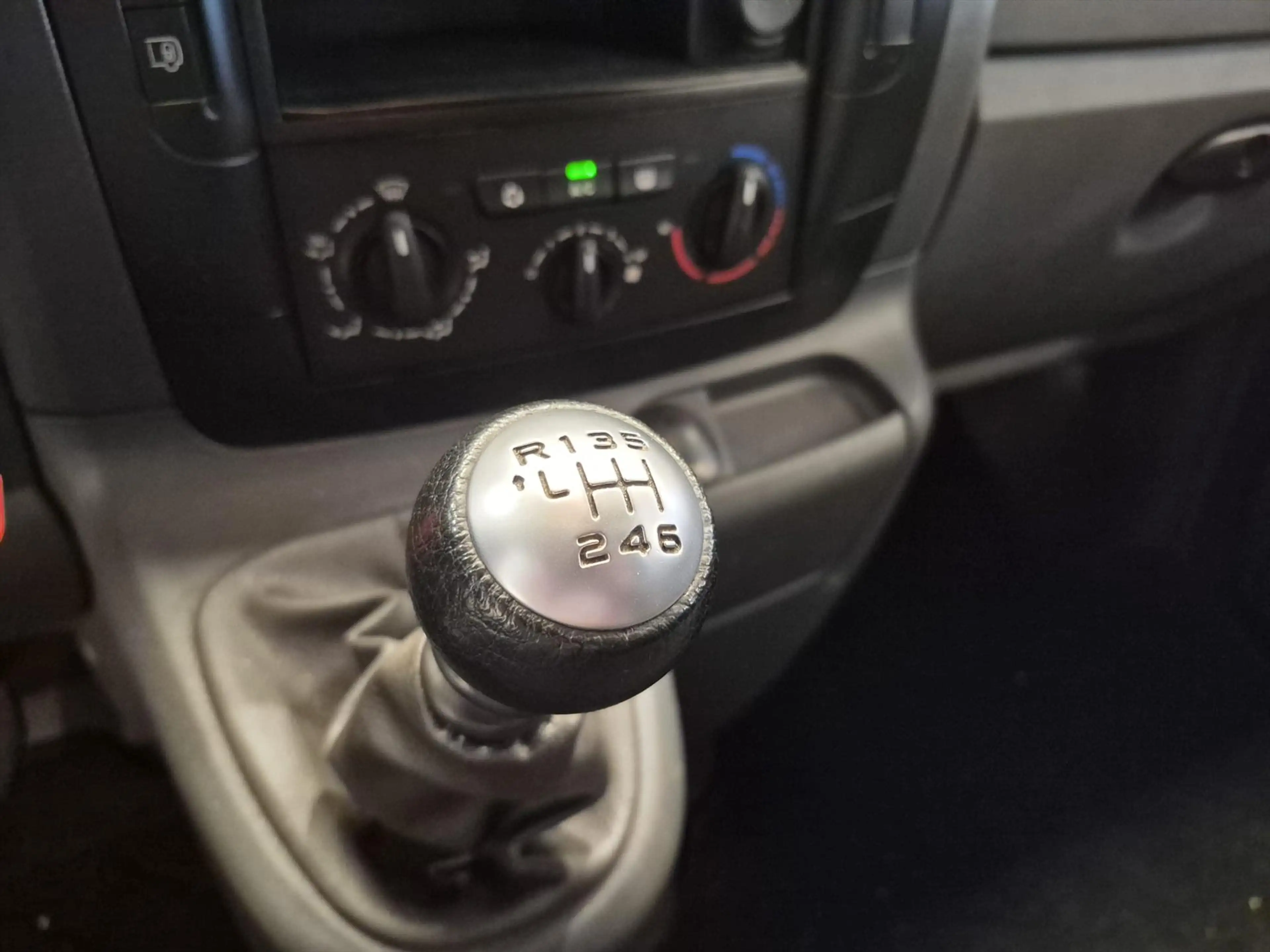 Peugeot Expert L2H1 Rolstoelbus 4+1 (airco) — photo 22