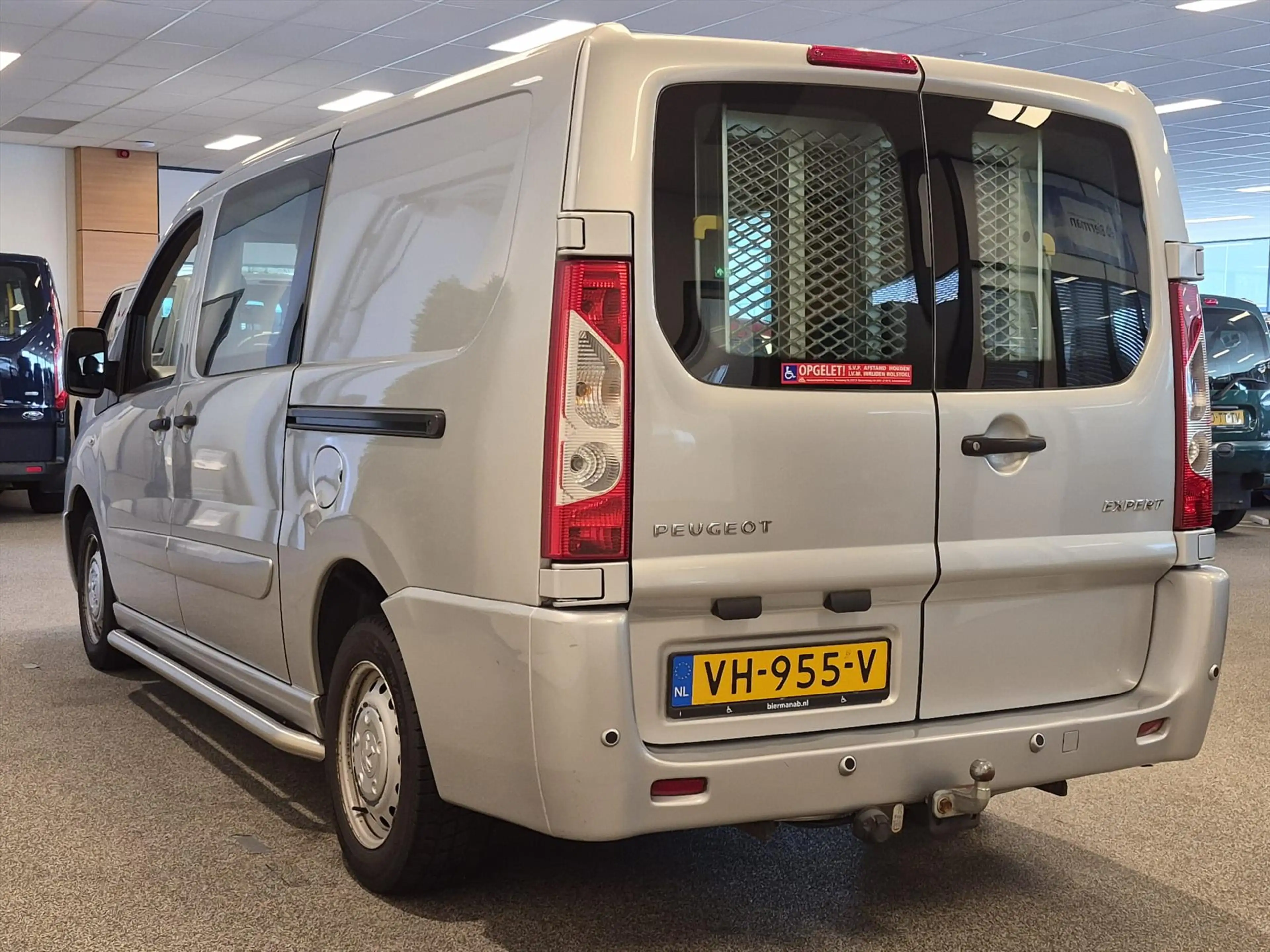 Peugeot Expert L2H1 Rolstoelbus 4+1 (airco) — photo 14