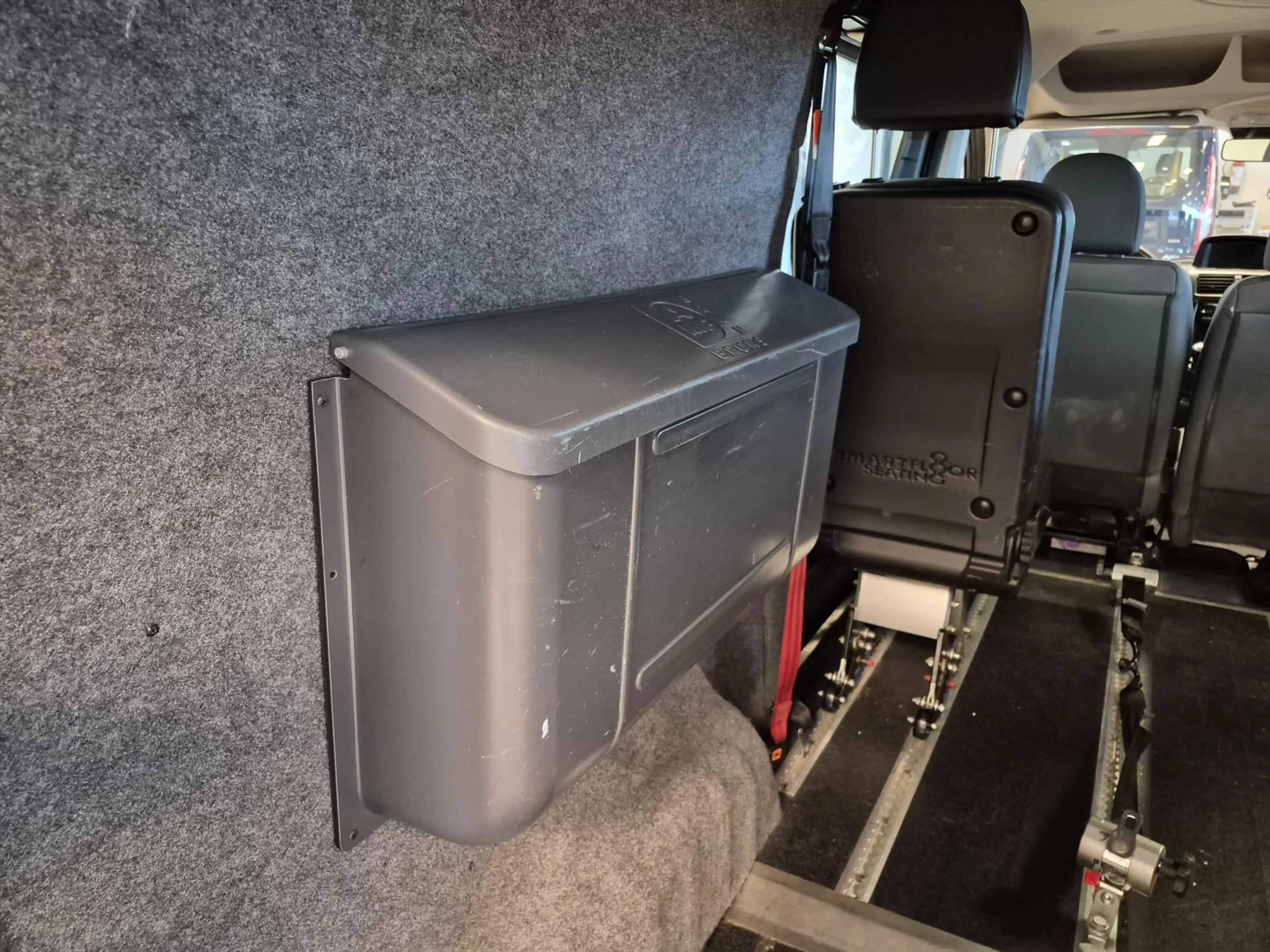 Peugeot Expert L2H1 Rolstoelbus 4+1 (airco) — photo 9