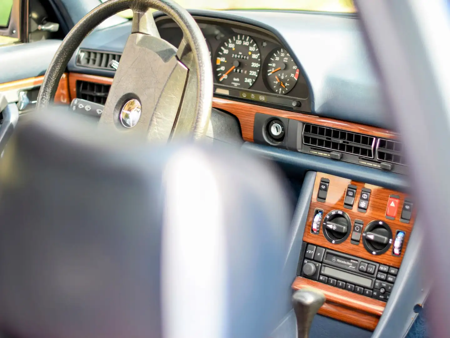 Mercedes-Benz 300 SE Blauw - 2