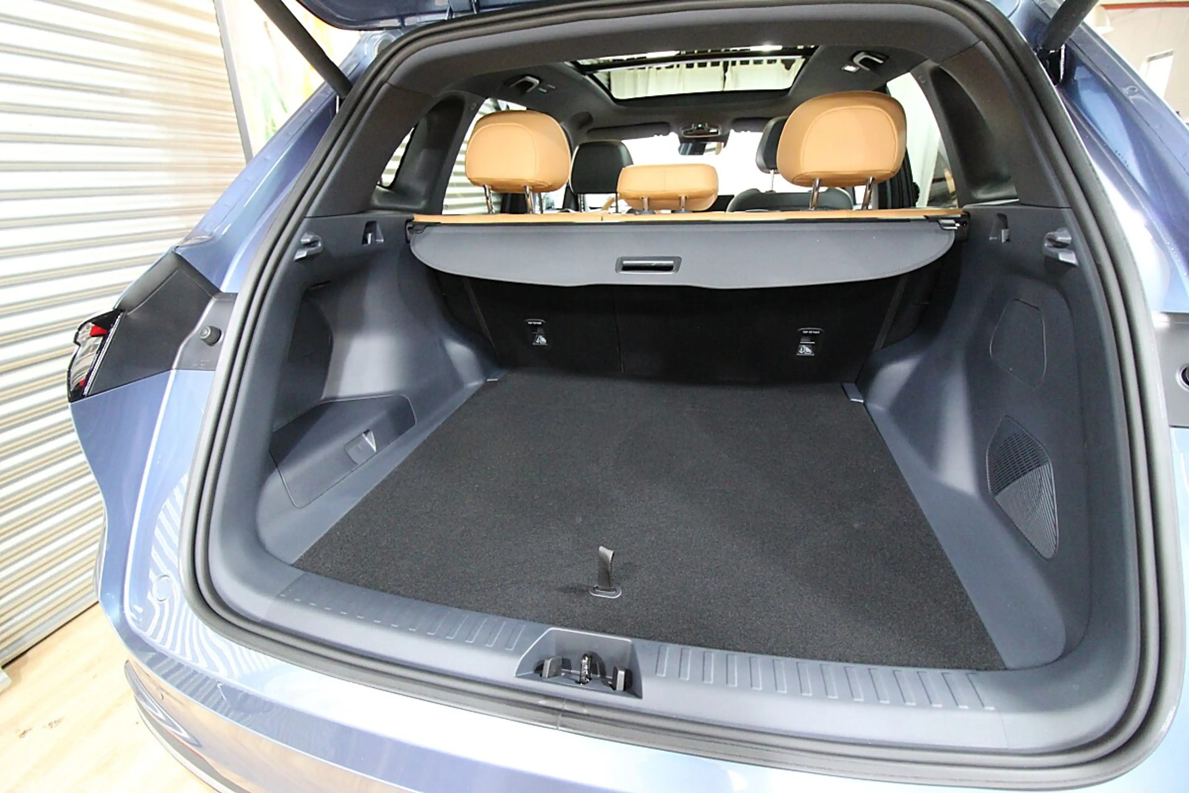 Geely EM-i Max+ — photo 9