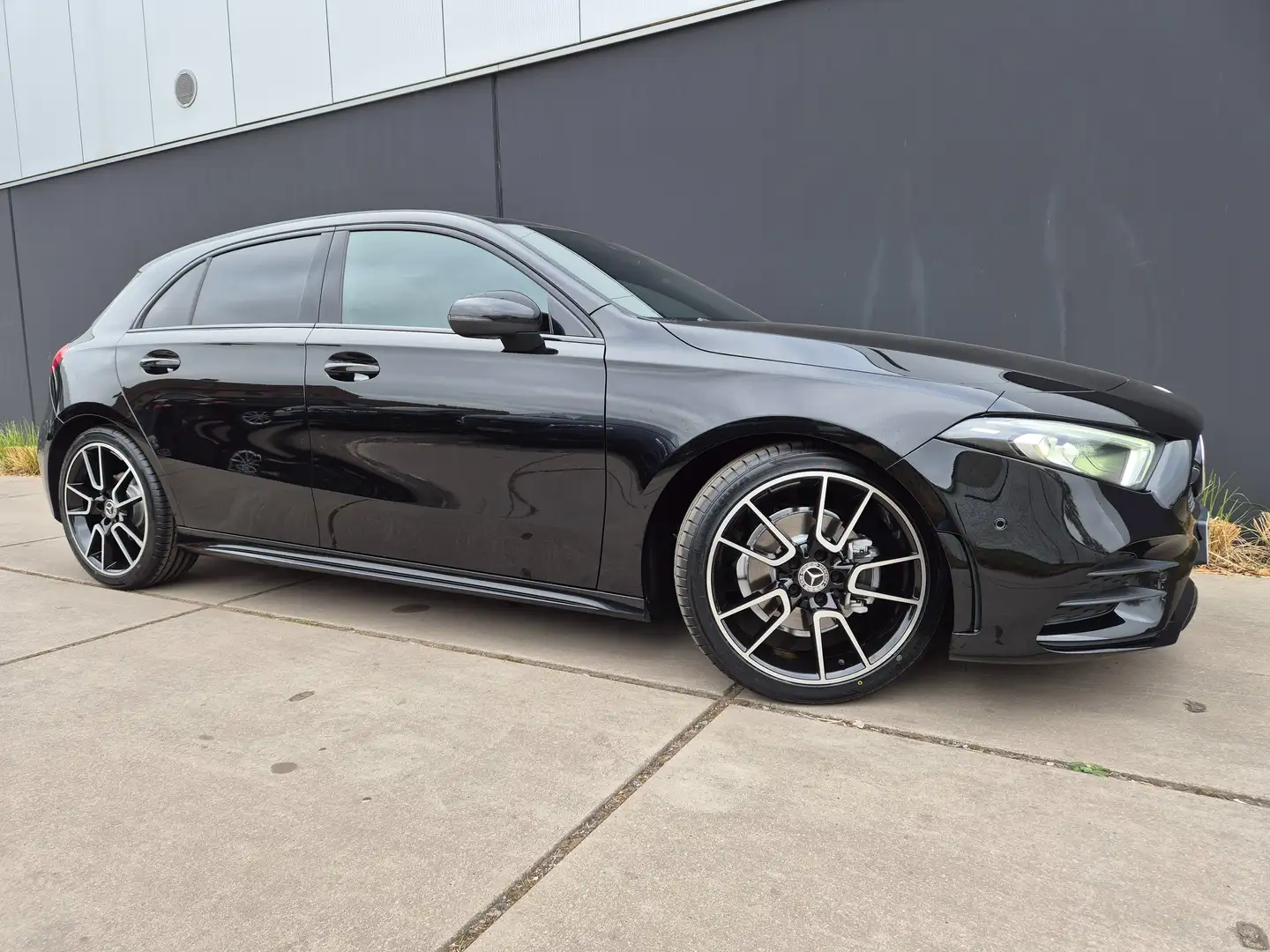Mercedes-Benz A 180 d*AUT.*AMG PAKKET*NIGHTPAKKET*LED*CAMERA*DAB*PTS* Nero - 1