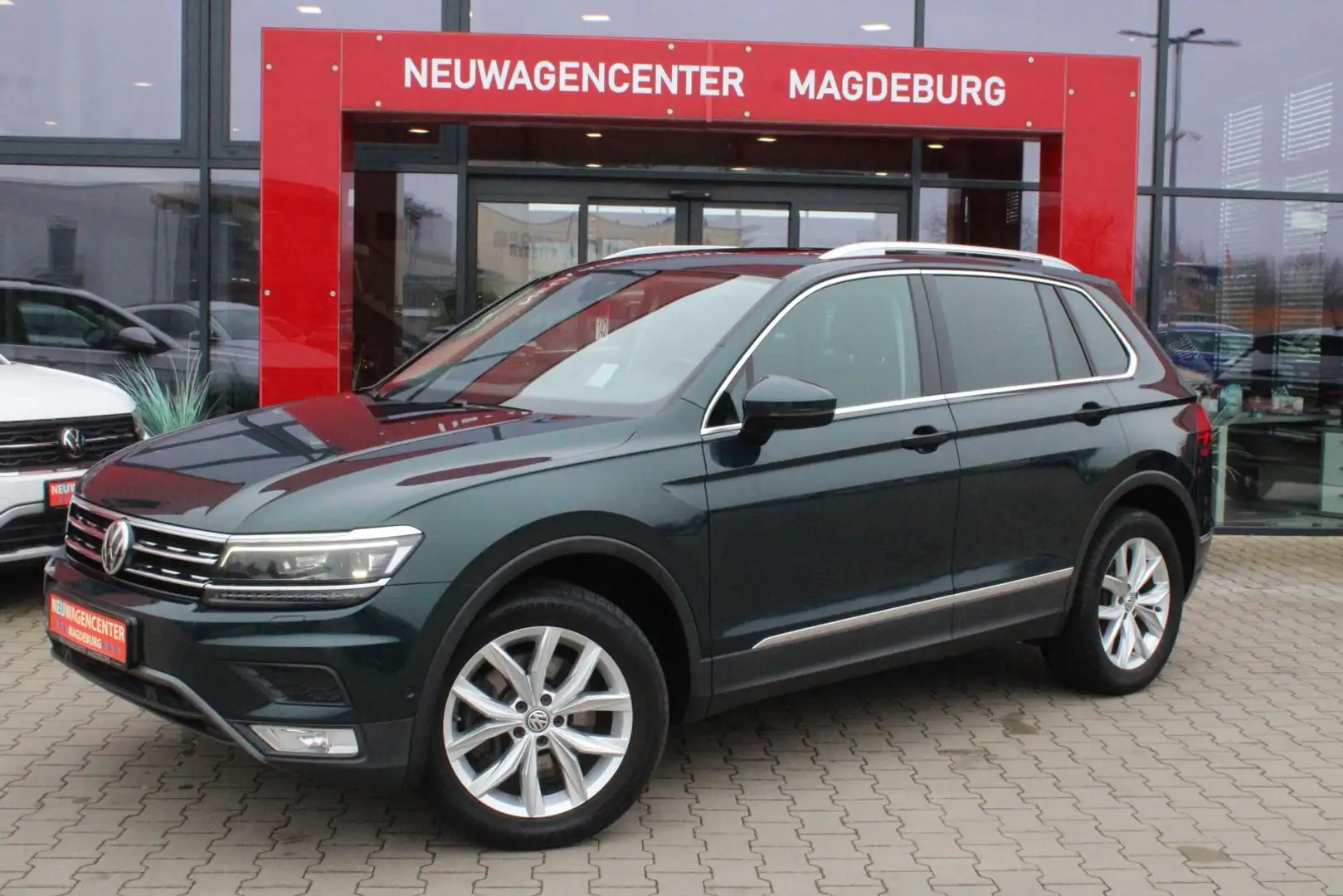 Volkswagen Tiguan 2.0TDI DSG 4M Highline*ST.HZG*HuD*Leder*AHK*SOUND* Grün - 1