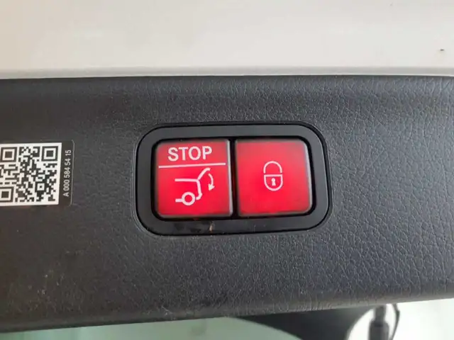 Mercedes-Benz Eqs view 12
