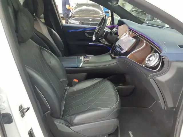 Mercedes-Benz Eqs view 14
