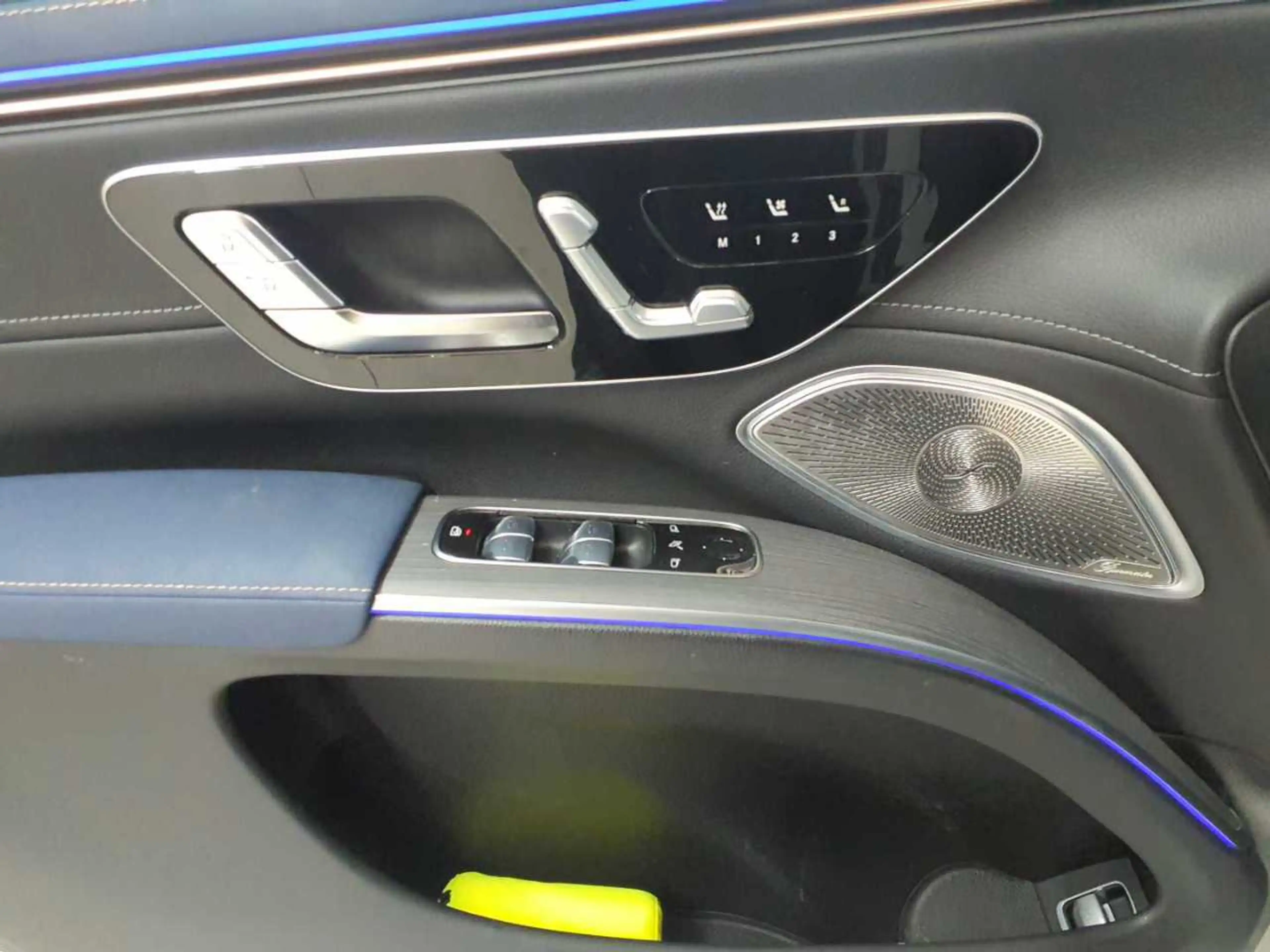 Mercedes-Benz EQS SUV EQS SUV500 4M AMG Adv+ Premium Pano 7Si — photo 4