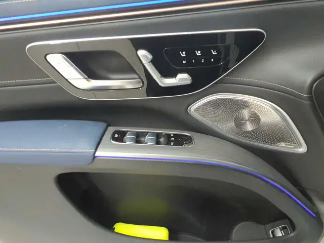 Mercedes-Benz Eqs view 4