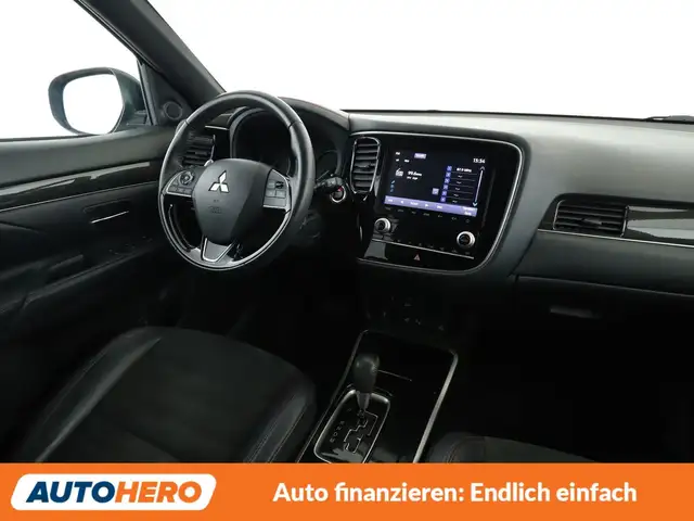 Mitsubishi Outlander view 13