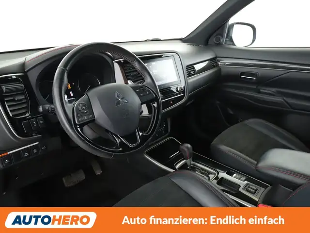 Mitsubishi Outlander view 11
