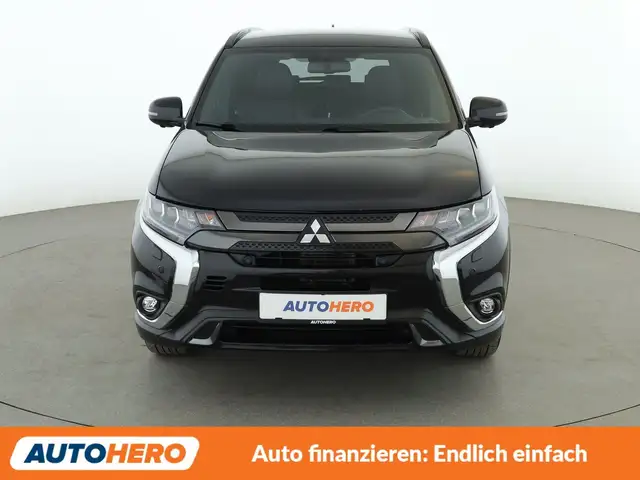 Mitsubishi Outlander view 9