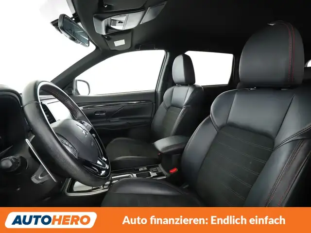Mitsubishi Outlander view 10