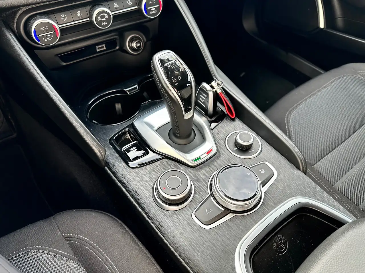 Alfa Romeo Giulia 2021 — фото 14