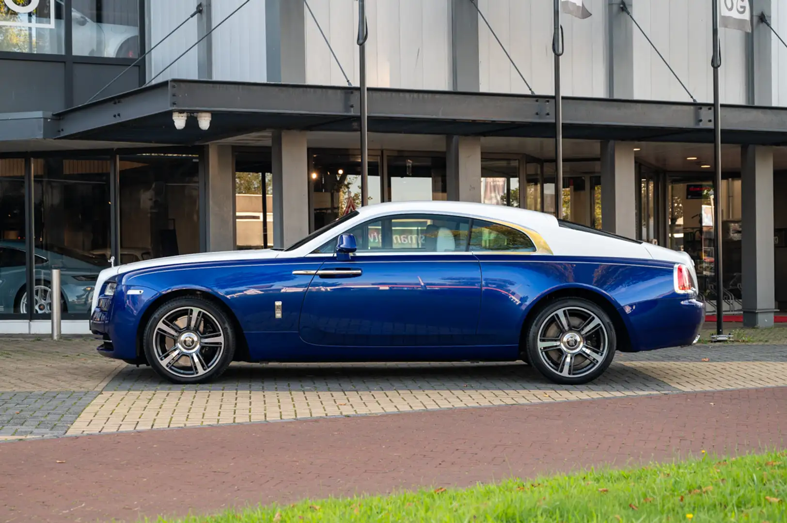 Rolls-Royce Wraith 6.6 V12 - 2