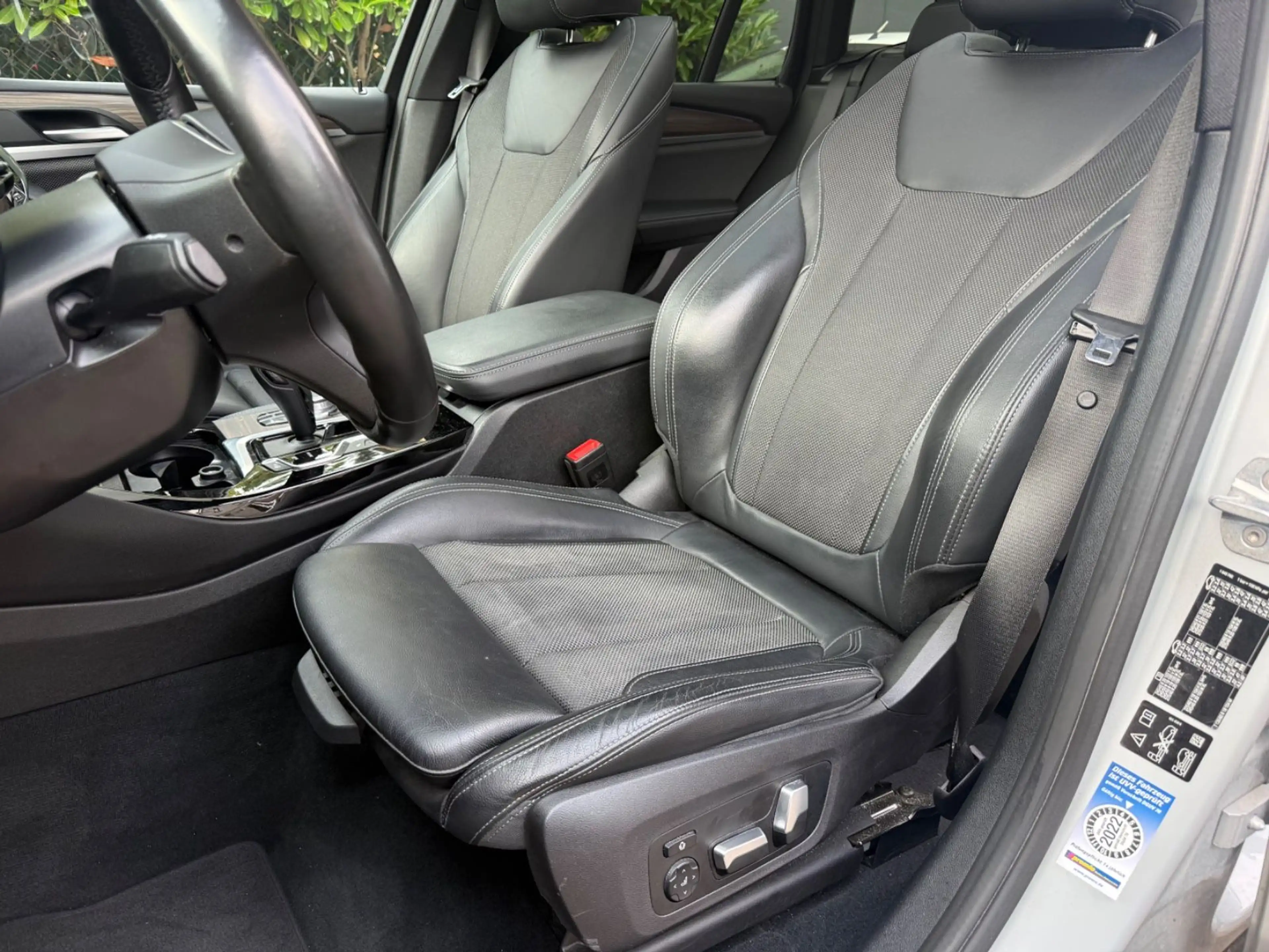 BMW X3 xDrive 20 d Mod:2020 M-Lenkrad Pano Kamera — photo 6