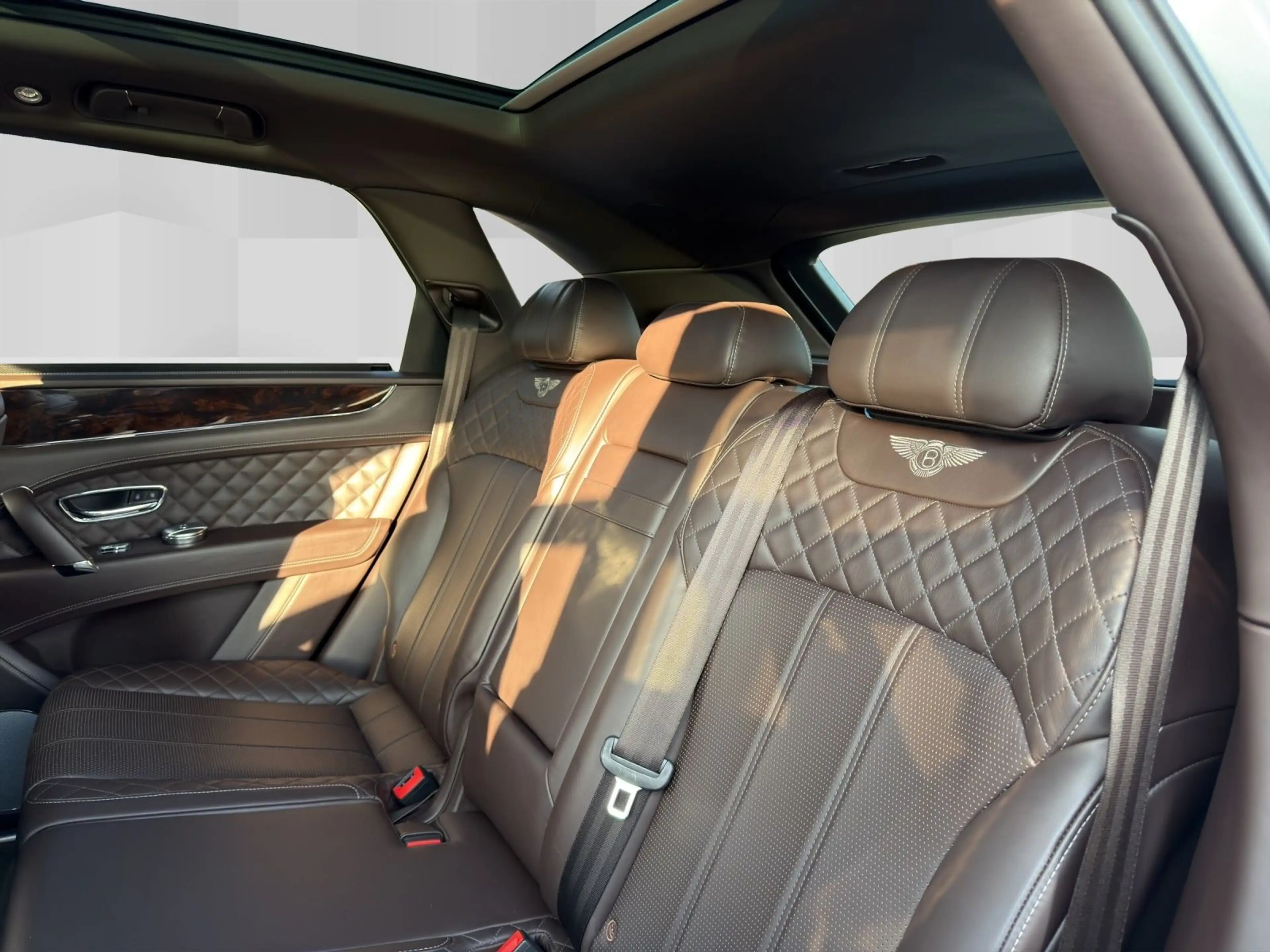Bentley Bentayga 6.0 W12 4WD Massage Night Sitzb ACC HuD — photo 15