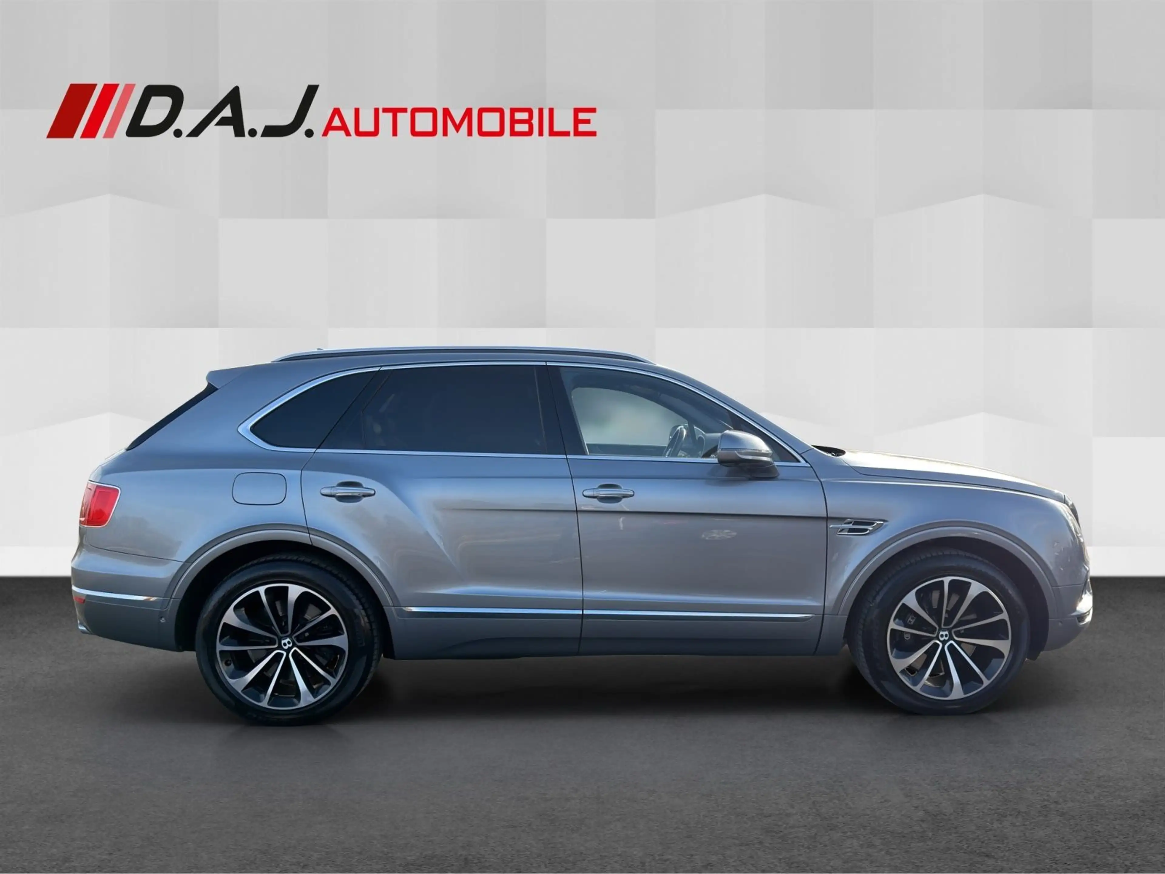 Bentley Bentayga 6.0 W12 4WD Massage Night Sitzb ACC HuD — photo 6