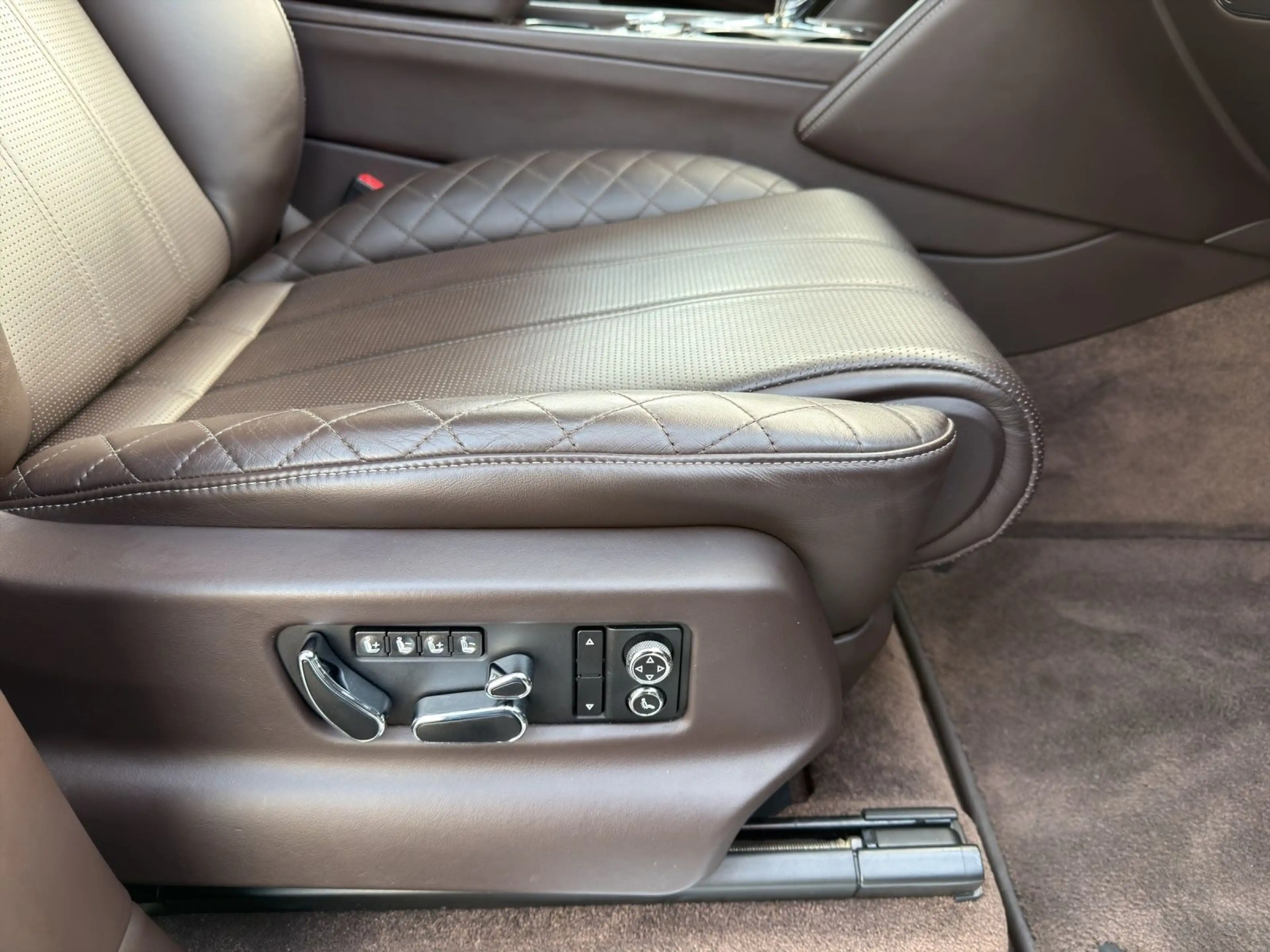 Bentley Bentayga 6.0 W12 4WD Massage Night Sitzb ACC HuD — photo 14
