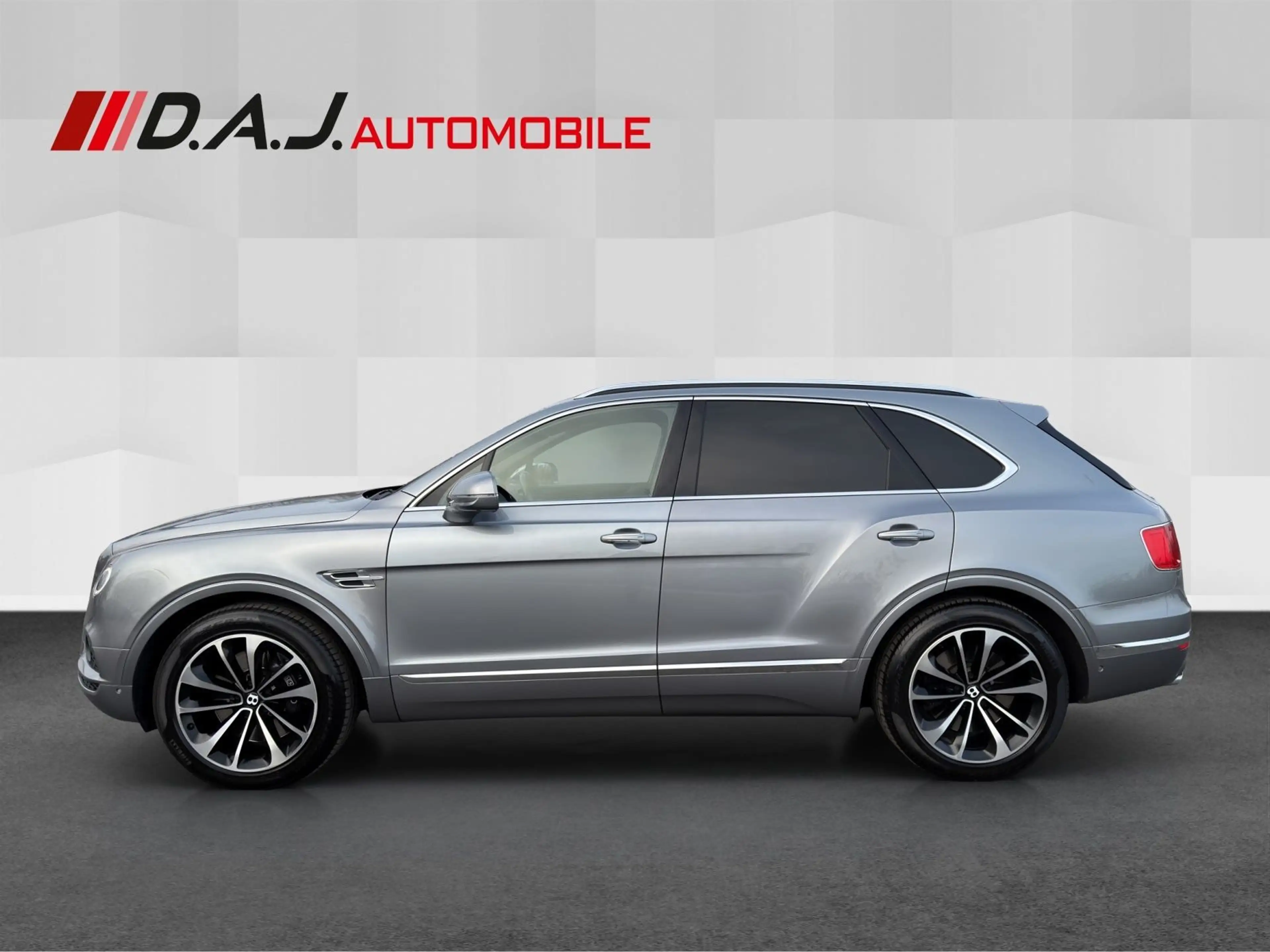 Bentley Bentayga 6.0 W12 4WD Massage Night Sitzb ACC HuD — photo 2