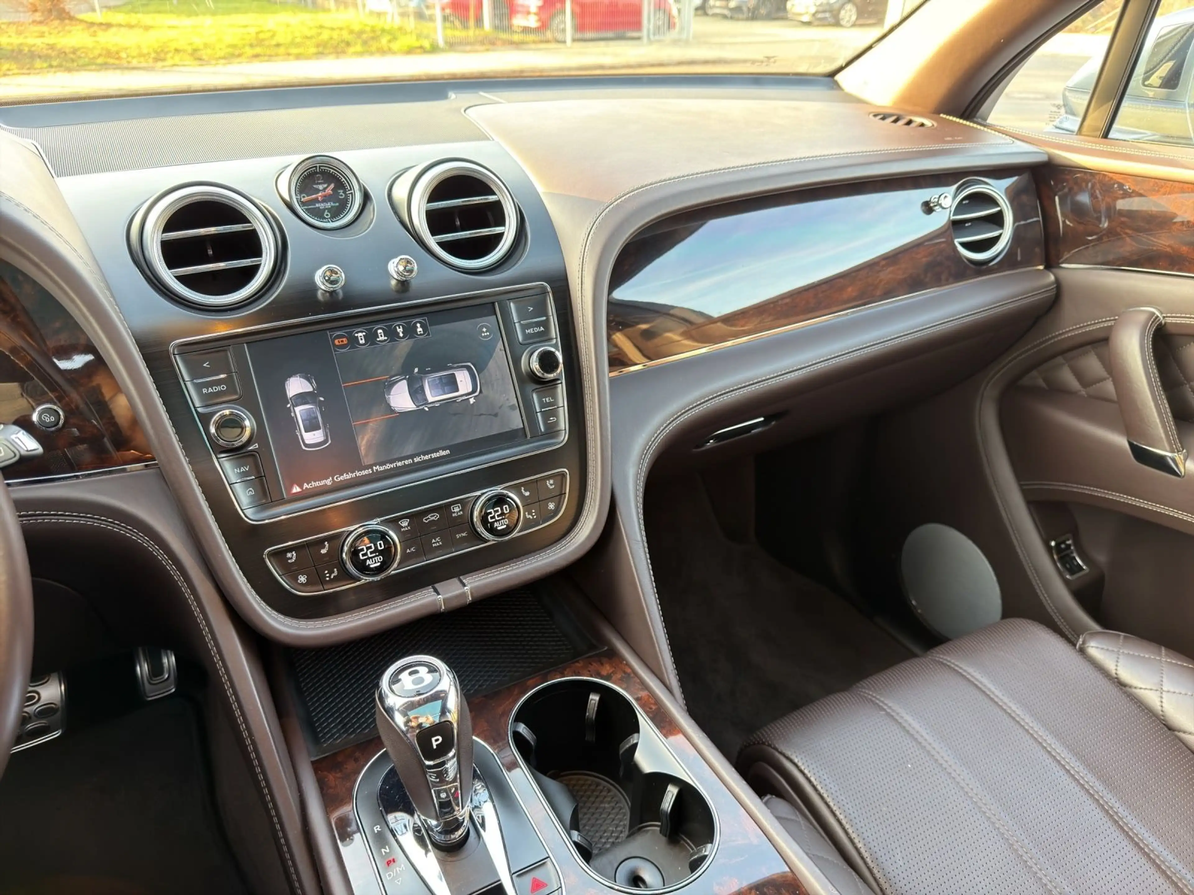 Bentley Bentayga 6.0 W12 4WD Massage Night Sitzb ACC HuD — photo 12