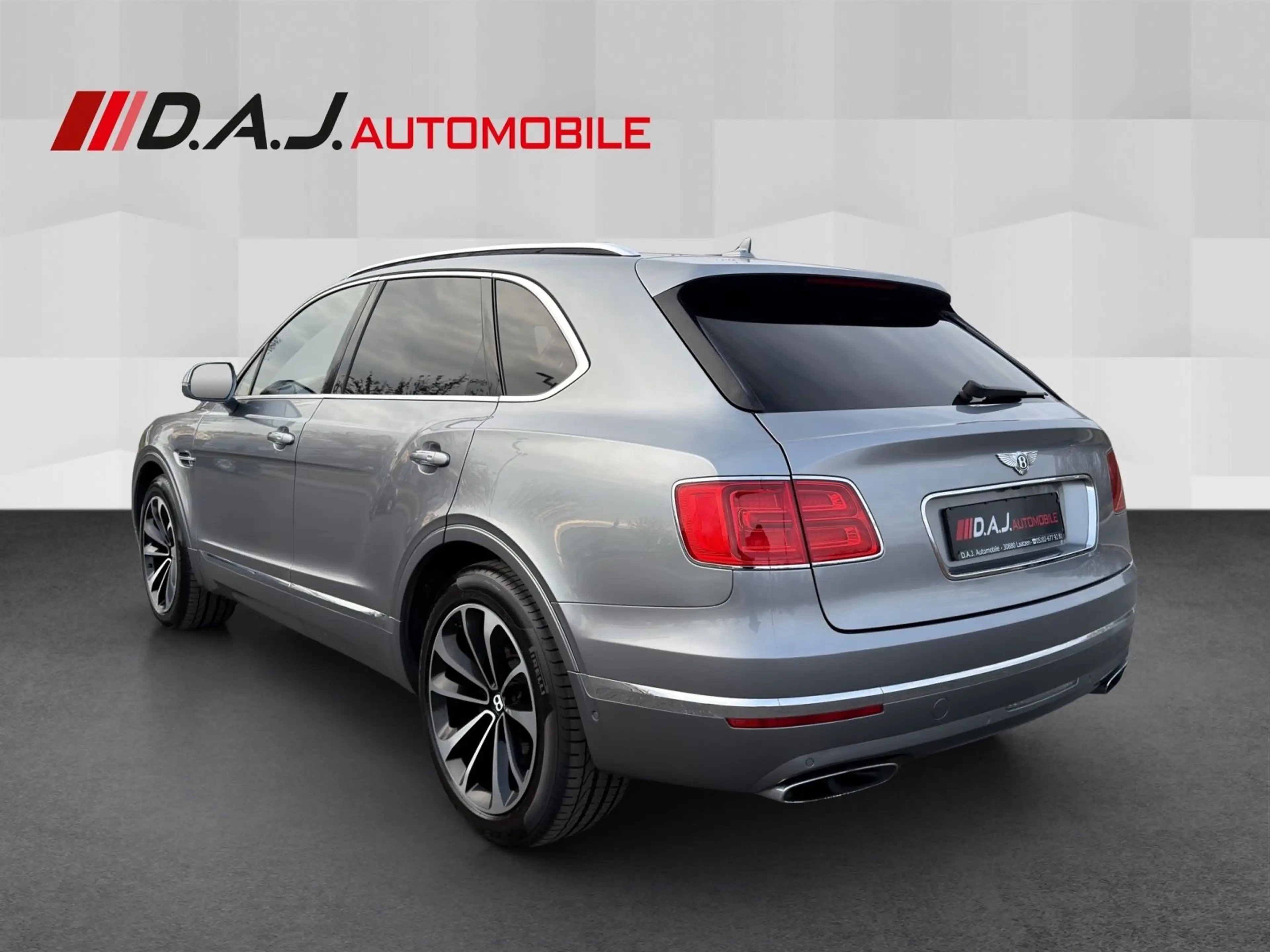 Bentley Bentayga 6.0 W12 4WD Massage Night Sitzb ACC HuD — photo 3