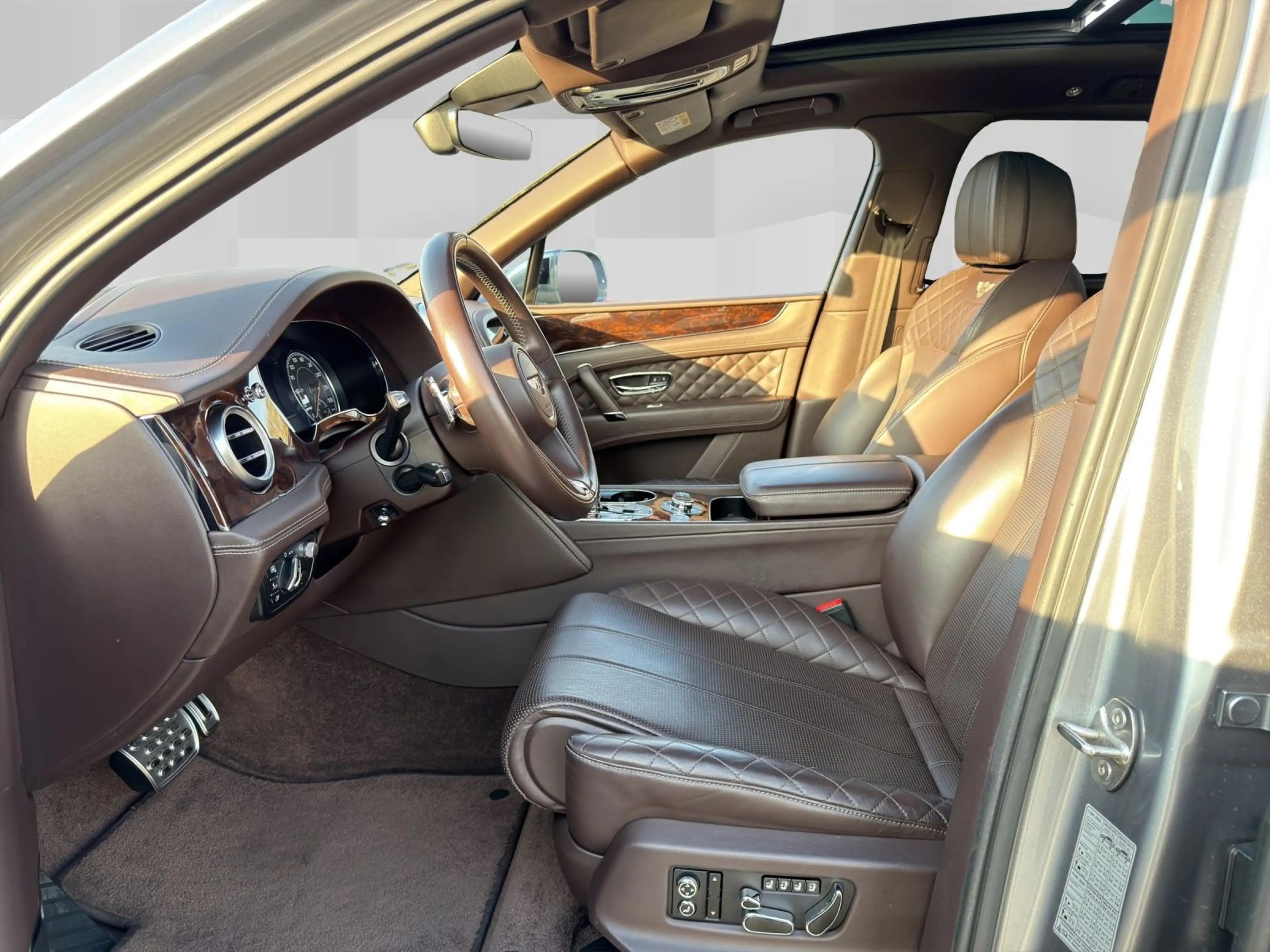 Bentley Bentayga 6.0 W12 4WD Massage Night Sitzb ACC HuD — photo 9