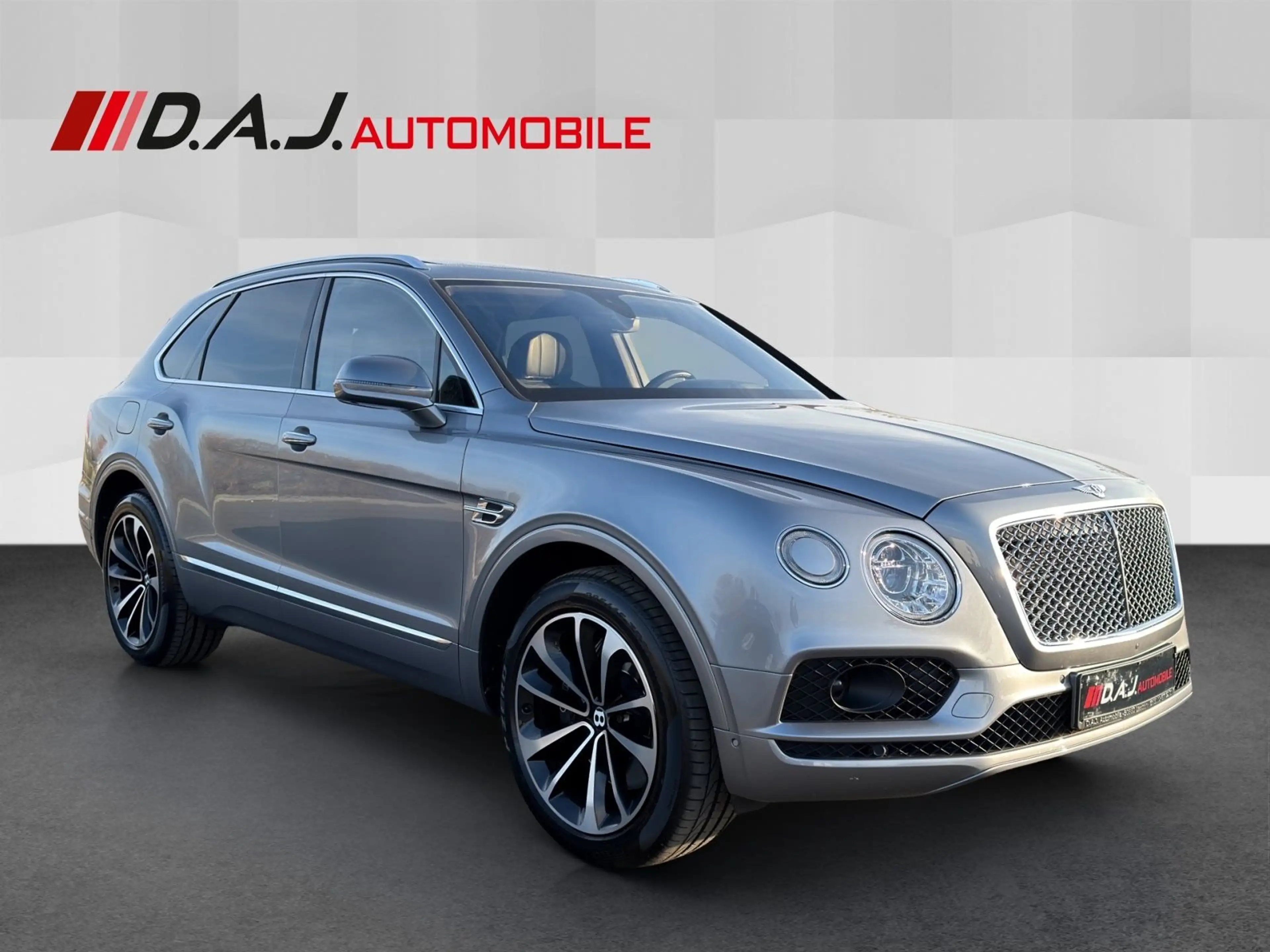 Bentley Bentayga 6.0 W12 4WD Massage Night Sitzb ACC HuD — photo 7