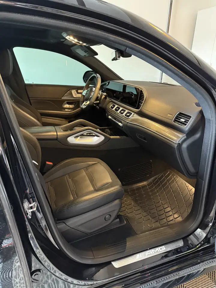 Mercedes-Benz GLE снимка Mercedes-Benz GLE