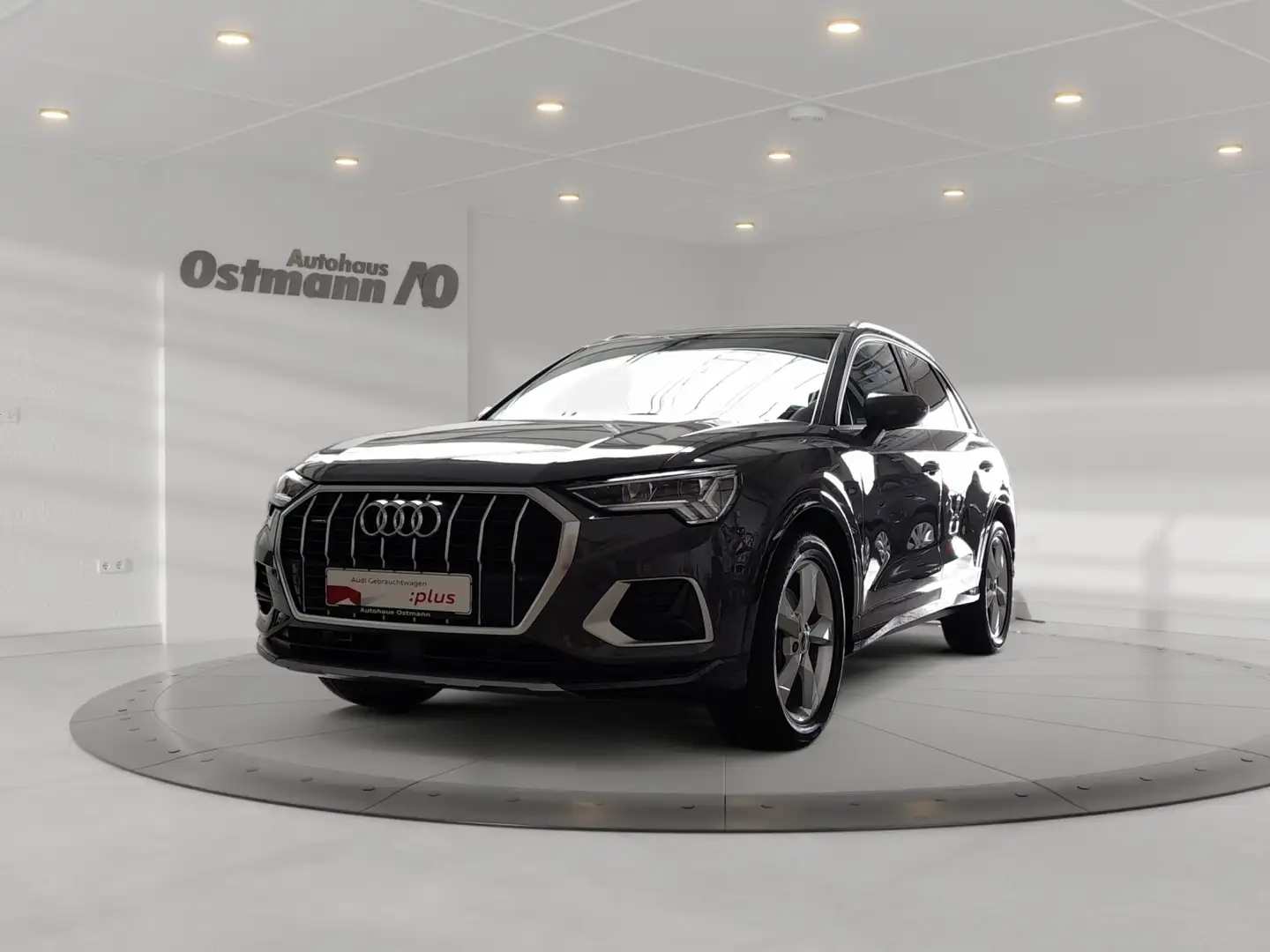 Audi Q3 40 TFSI quattro advanced LED Navi RFK el.Heck Grau - 1