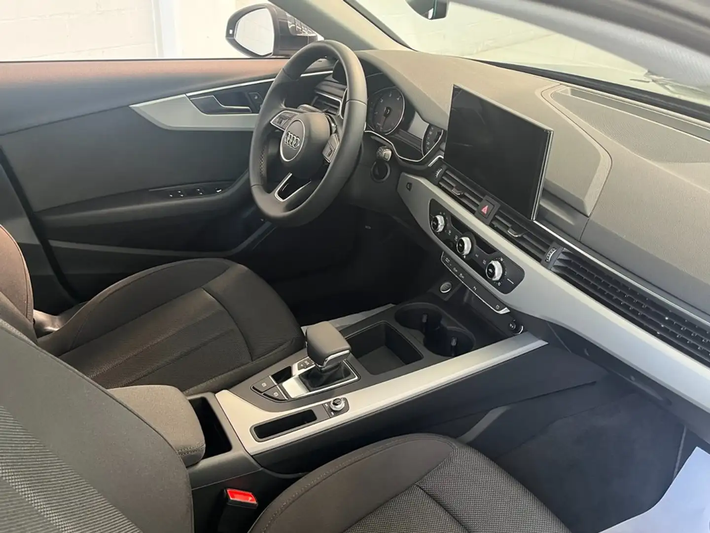 Audi A4 35 TDI Advanced S tronic 120kW Grau - 2