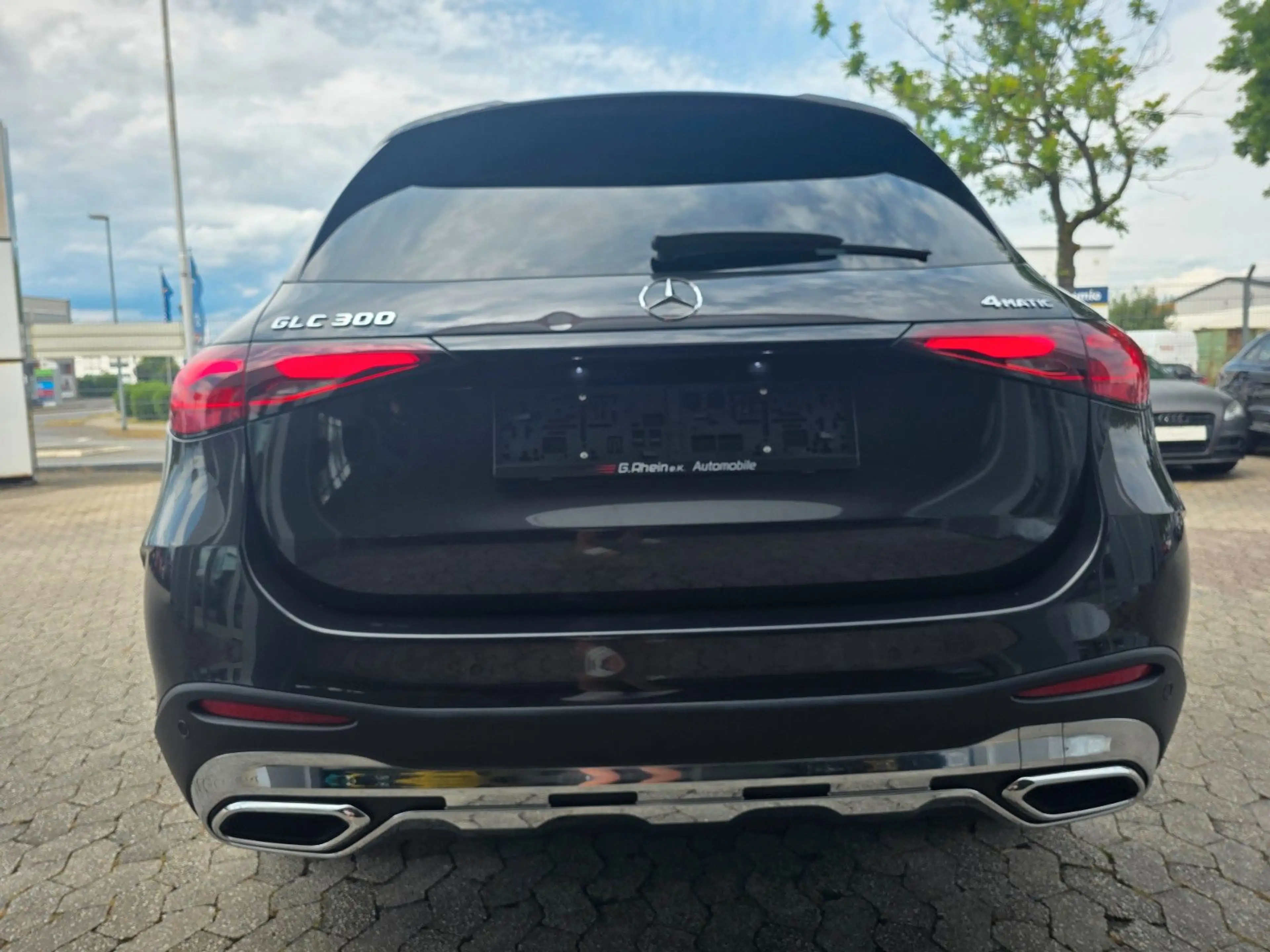 Mercedes-Benz GLC 300 4Matic AMG Line — photo 5