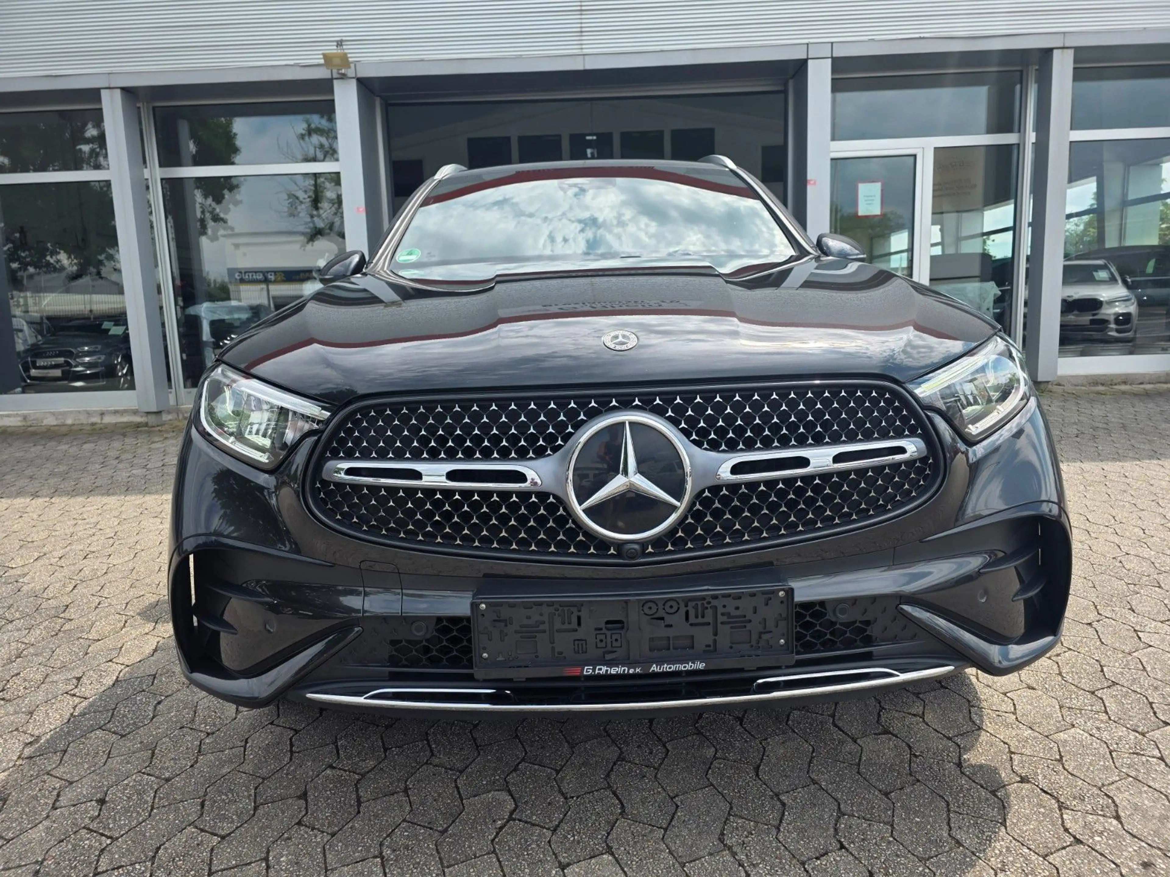 Mercedes-Benz GLC 300 4Matic AMG Line — photo 2