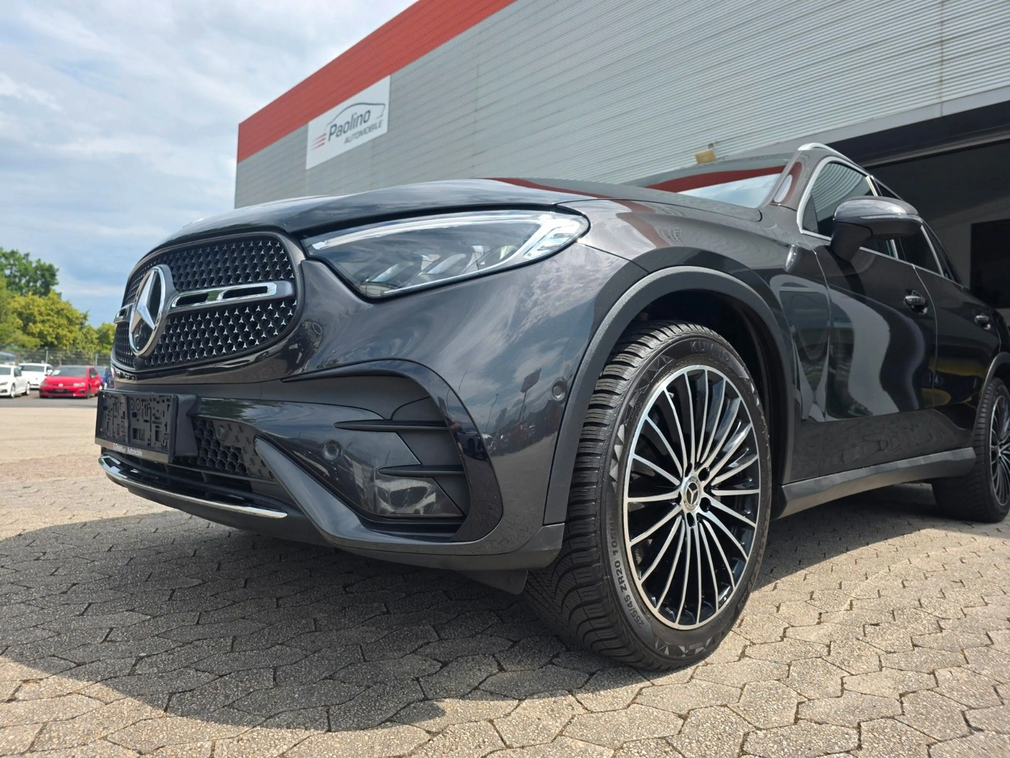 Mercedes-Benz GLC 300 4Matic AMG Line — photo 15