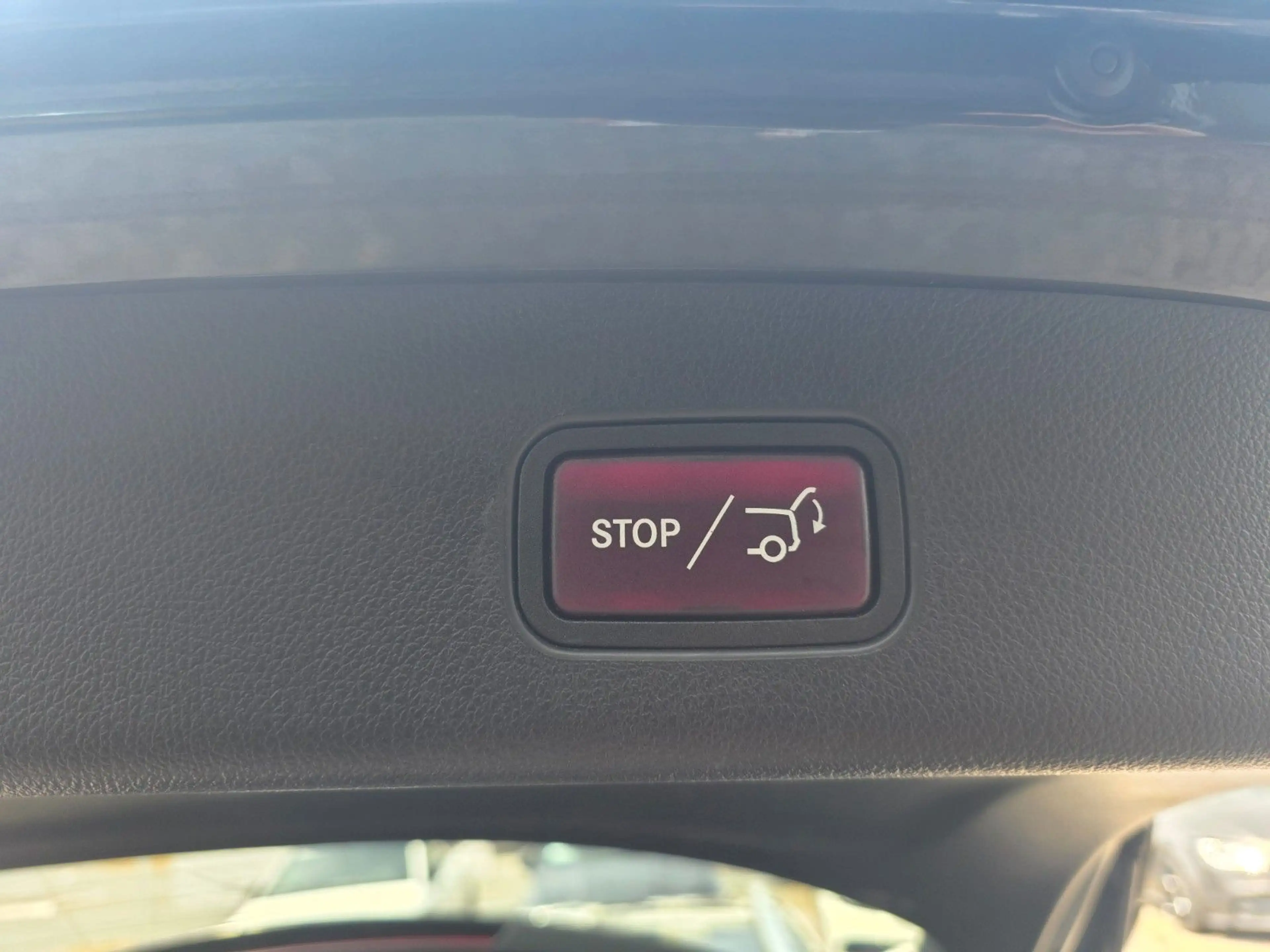 Mercedes-Benz GLC 300 4Matic AMG Line — photo 13