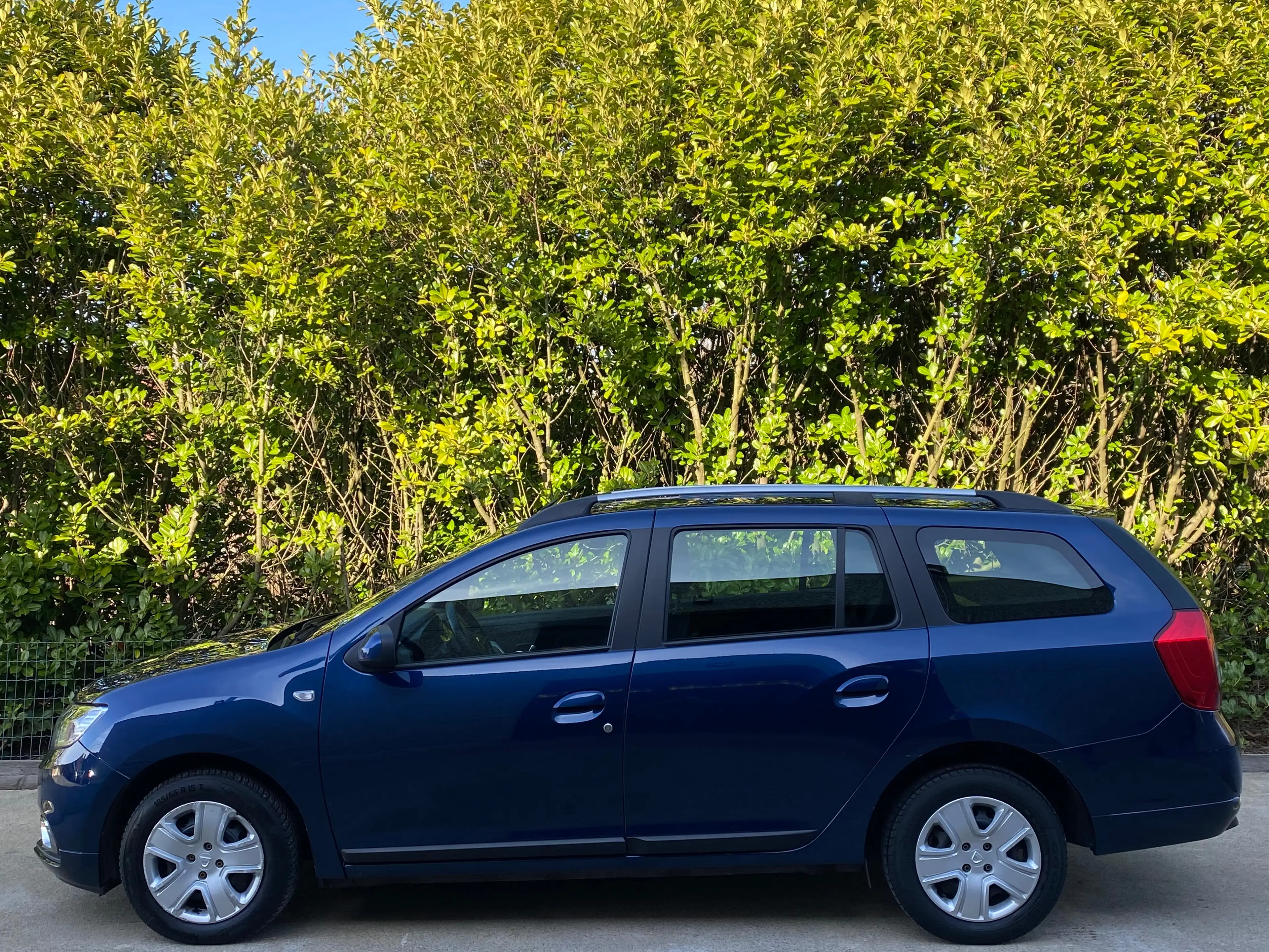 Dacia Logan 0.9 TCe /FAIBLE KM /NAVI /CLIM / EURO6b/GARANTIE!! — photo 2