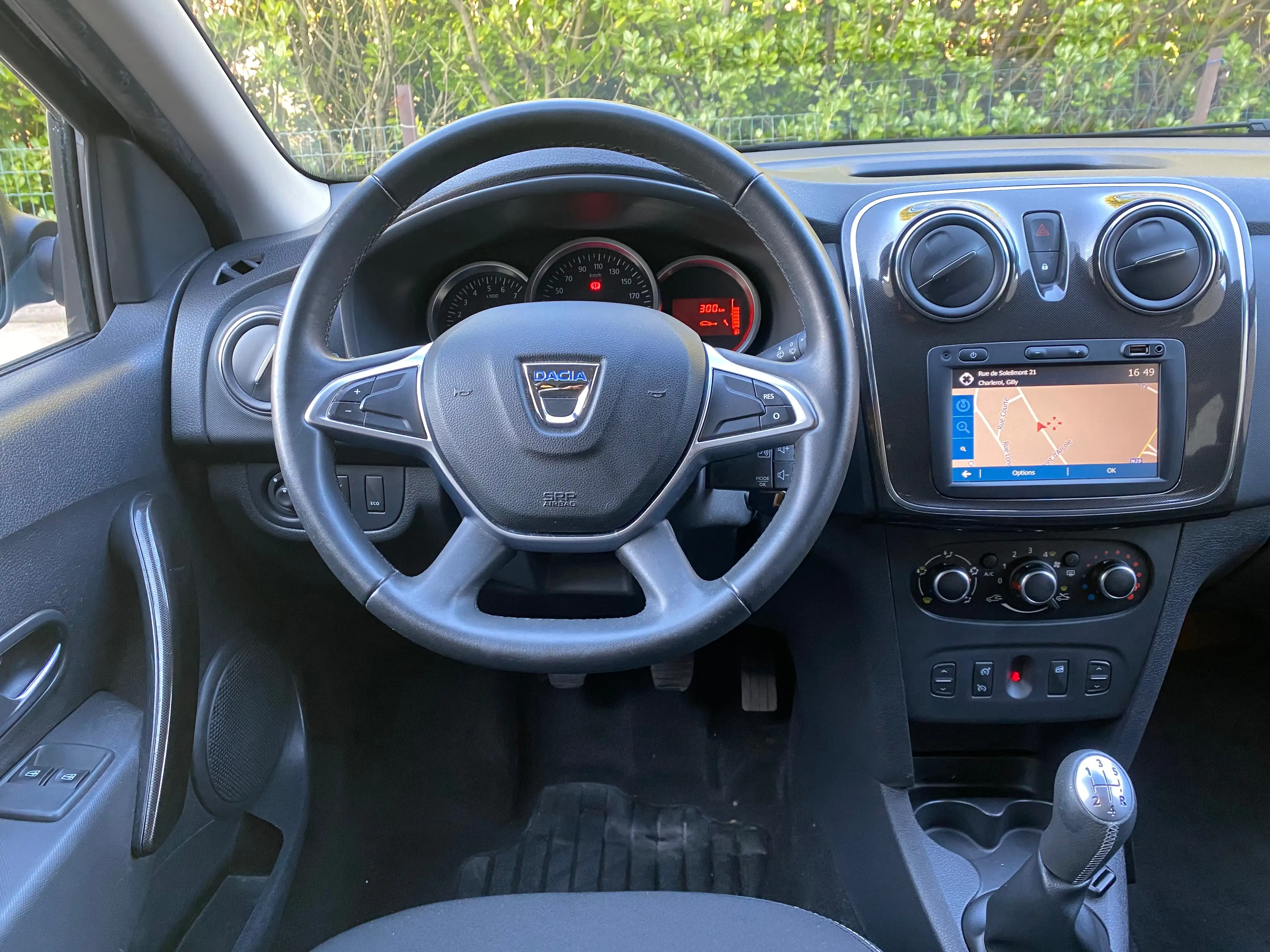 Dacia Logan 0.9 TCe /FAIBLE KM /NAVI /CLIM / EURO6b/GARANTIE!! — photo 12