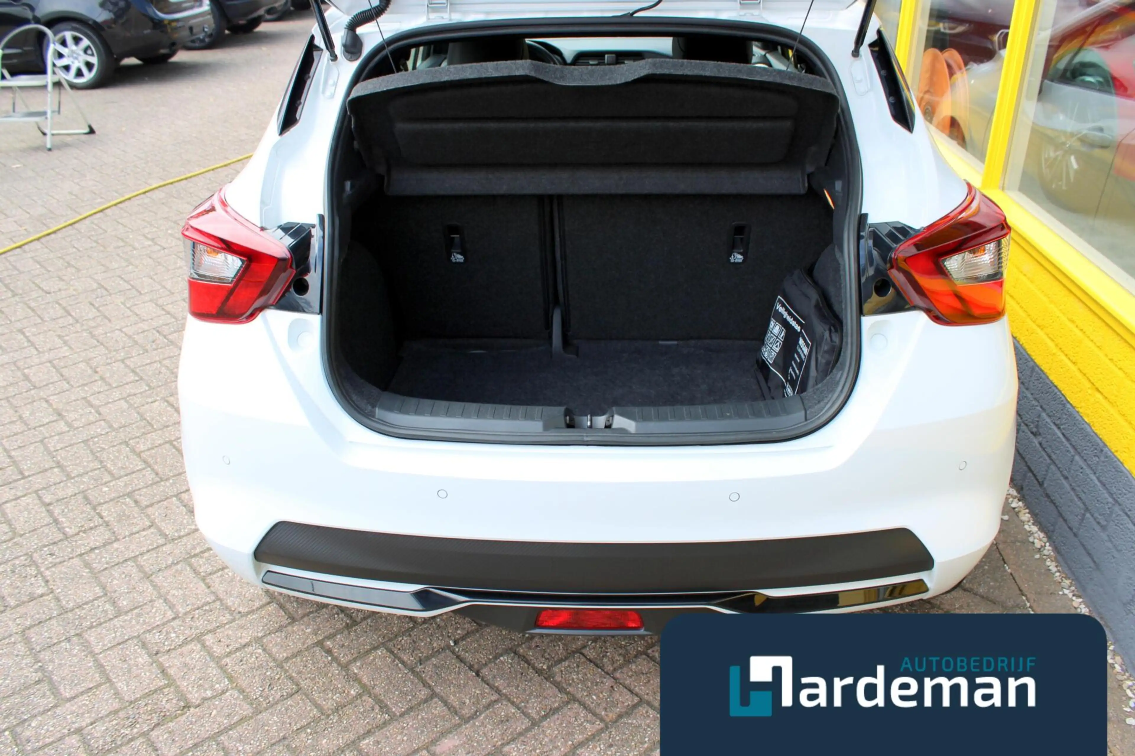 Nissan Micra 1.0 IG-T N-Sport Carplay — photo 9