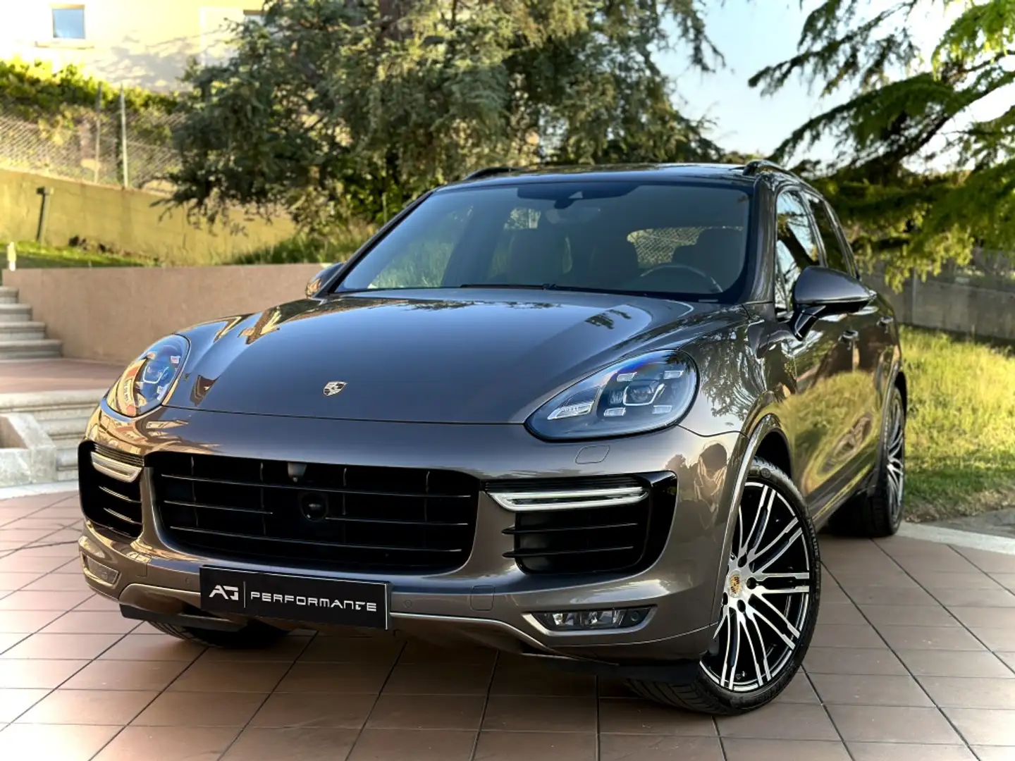 Porsche Cayenne Turbo S Aut. Gris - 1