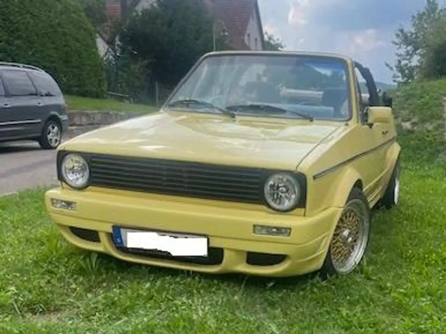 Volkswagen Golf Cabriolet Golf Cabrio mit 2,3L VR5-Motor Gelb - 1