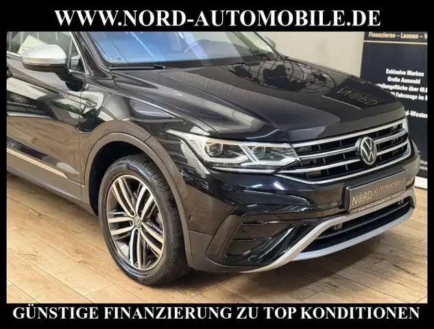 Volkswagen Tiguan Allspace view 12