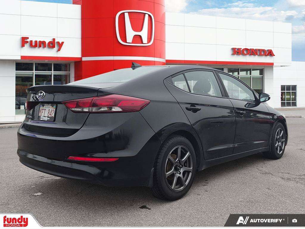 2018 Hyundai Elantra GL Manual — снимка 5