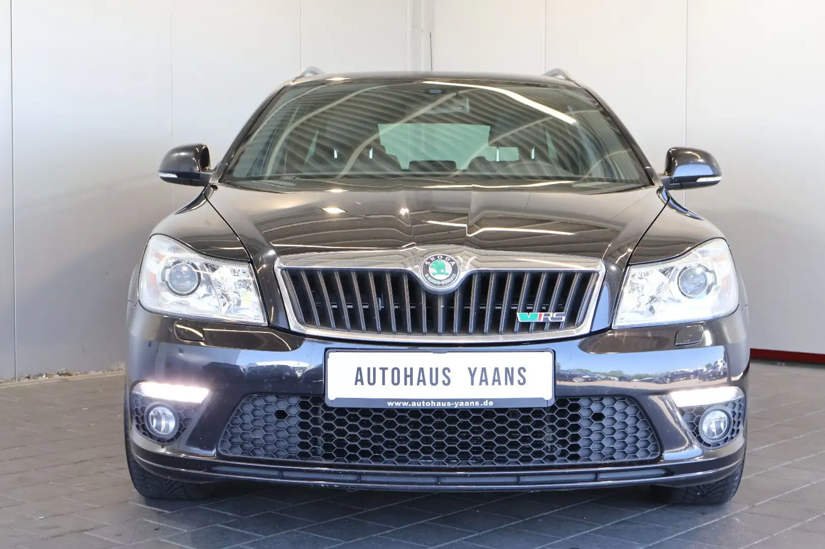 Skoda Octavia Combi RS 2.0 TDI DSG XEN+NAVI+PDC+LEDER Schwarz - 2
