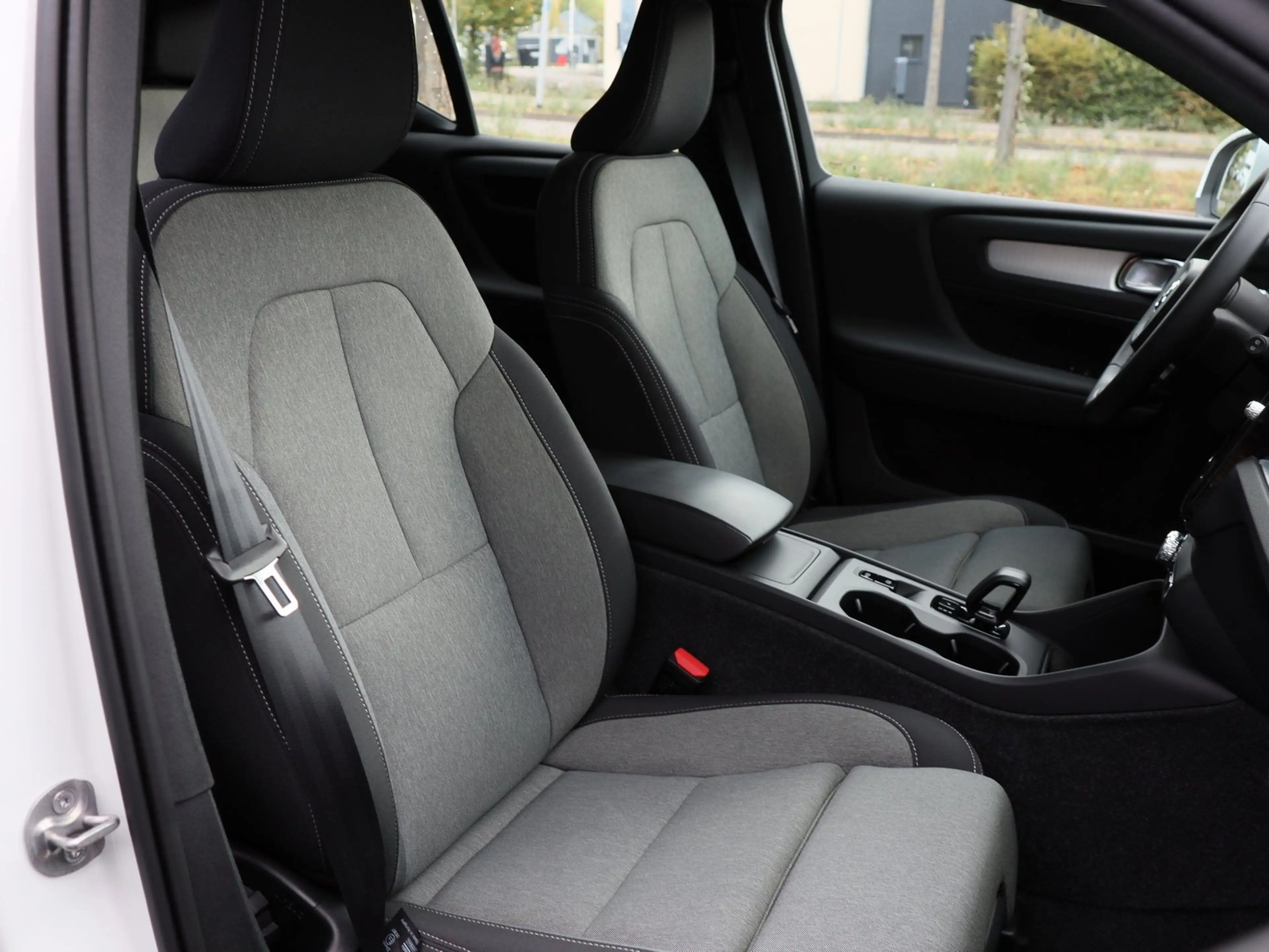 Volvo XC40 B3 Core *AHK*Kamera — photo 6