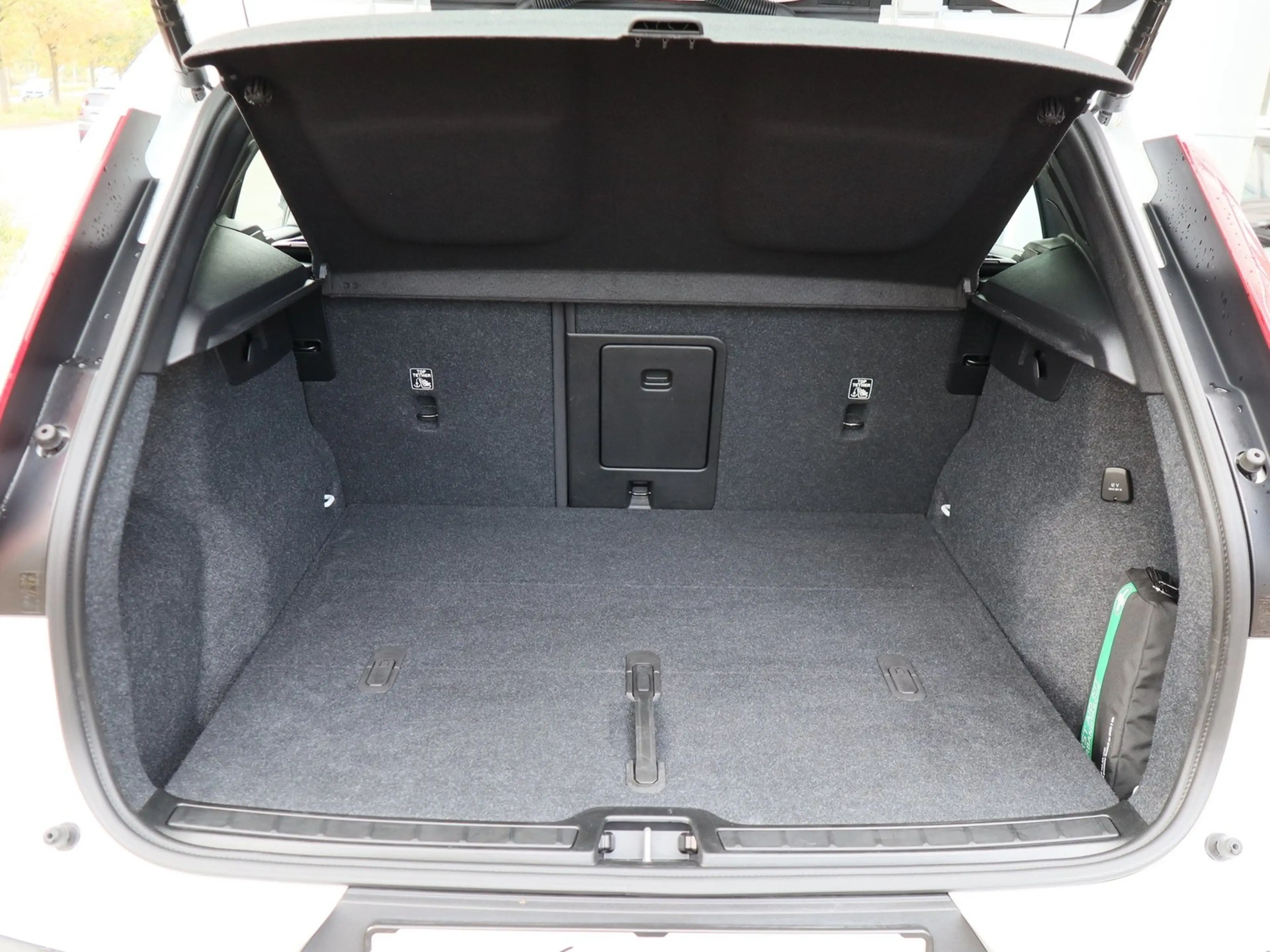 Volvo XC40 B3 Core *AHK*Kamera — photo 11
