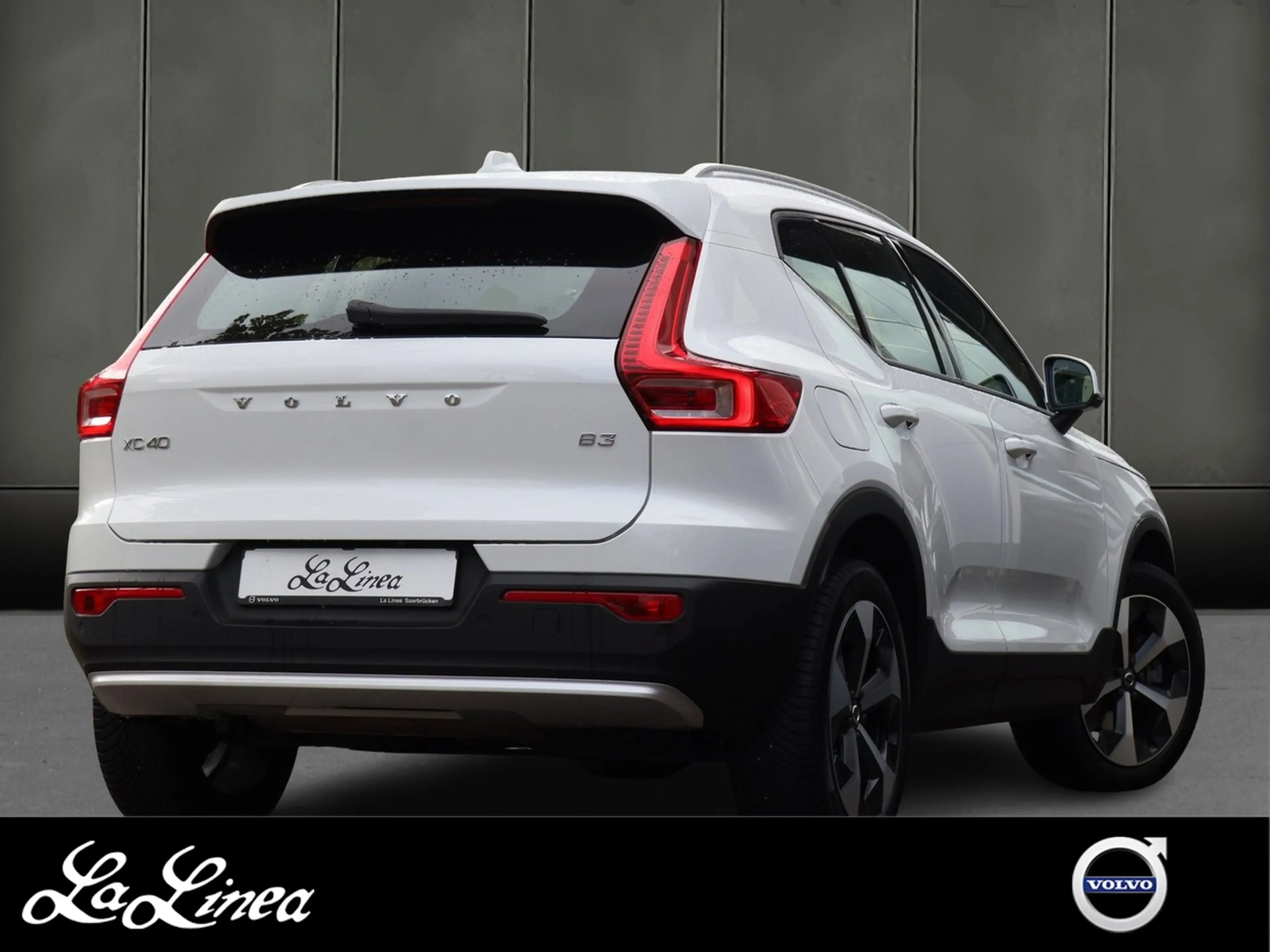 Volvo XC40 B3 Core *AHK*Kamera — photo 2