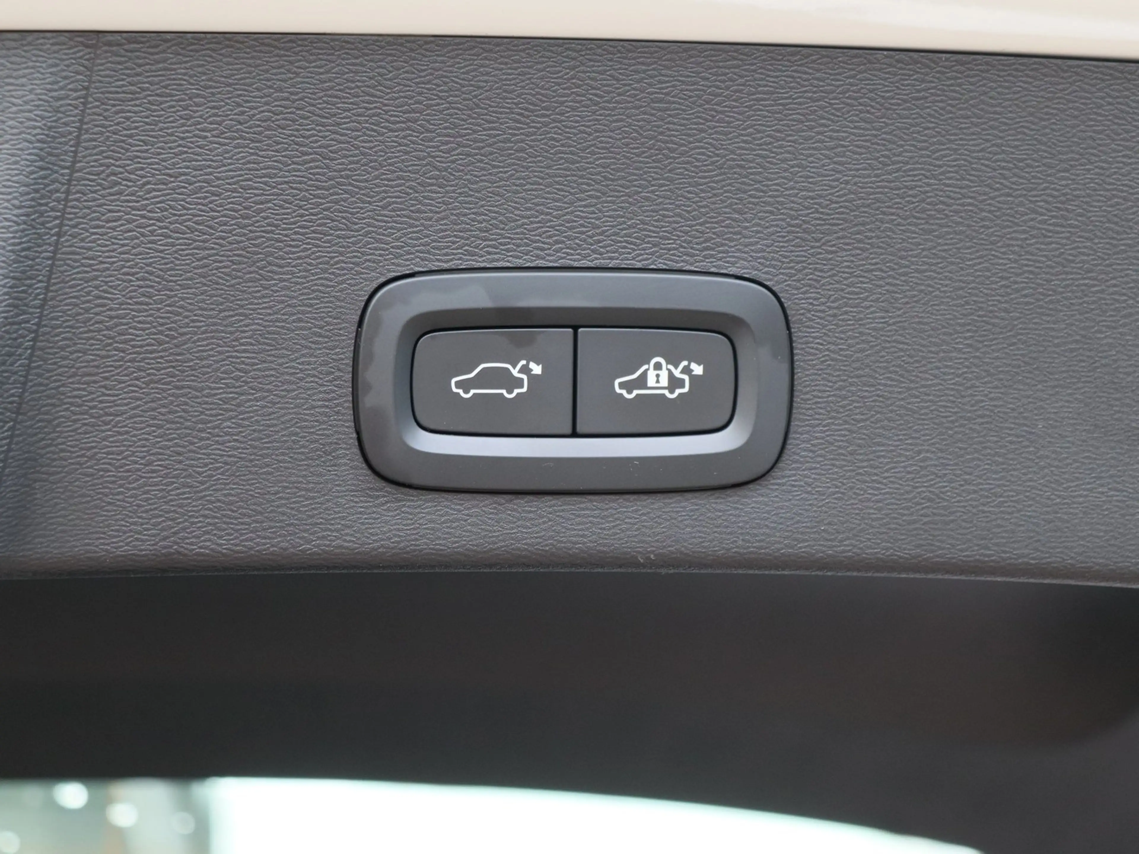 Volvo XC40 B3 Core *AHK*Kamera — photo 15
