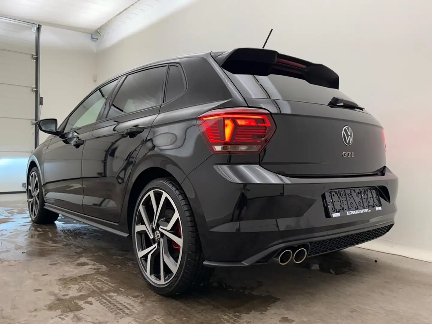Volkswagen Polo 2.0Tsi GTI GPS Dig.Airco Alu Led Zwart - 2
