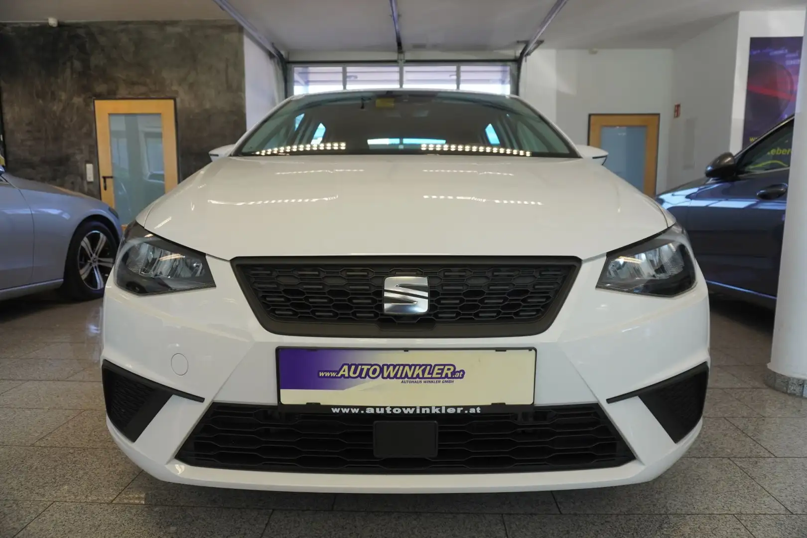 SEAT Ibiza 1.0 MPI Reference Weiß - 2