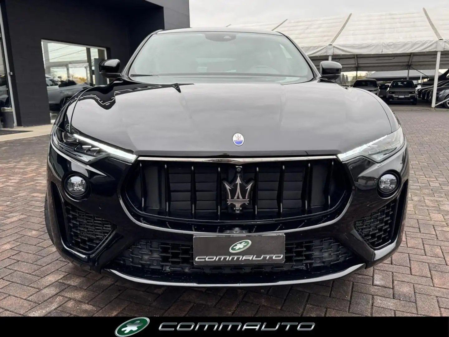 Maserati Levante V6 Diesel AWD Gransport Negro - 2