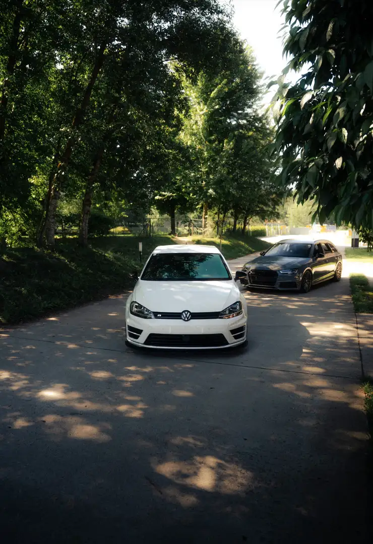 Volkswagen Golf R - 2