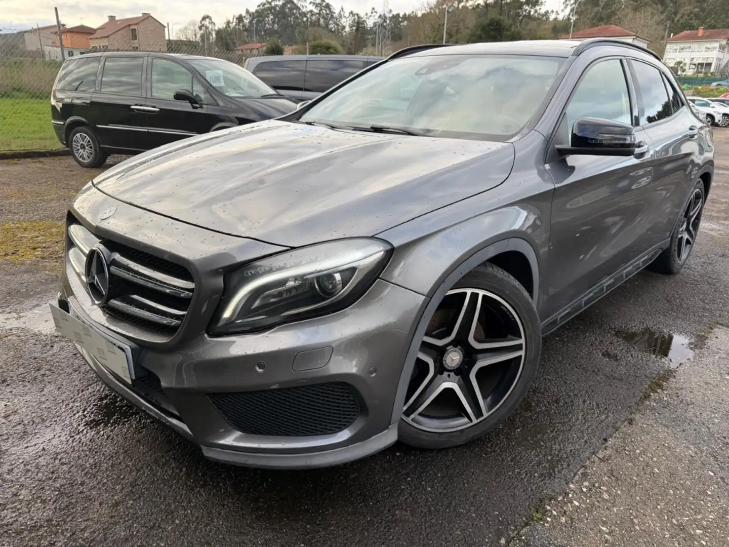 Mercedes-Benz GLA 220 220CDI AMG Line 7G-DCT Grau - 1